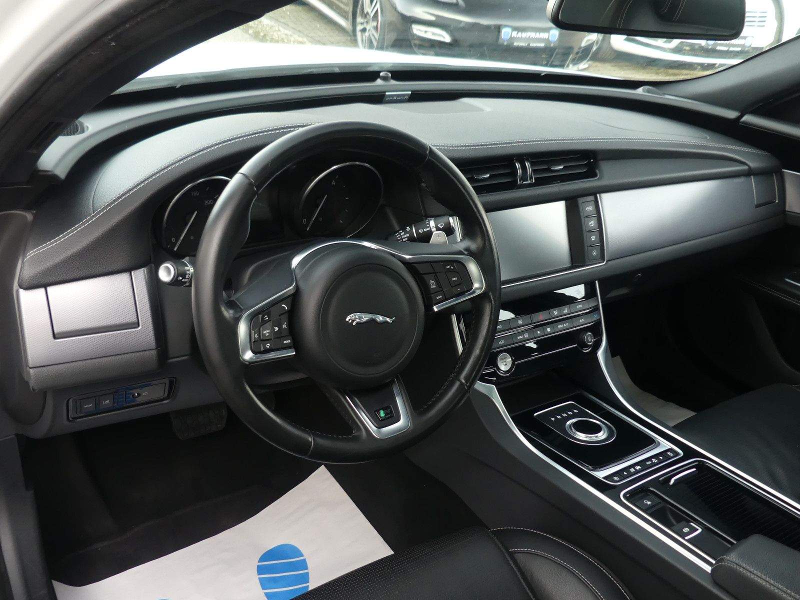 JAGUAR XF Ingenium Edition R-Sport Aut. Leder Navi Kam.