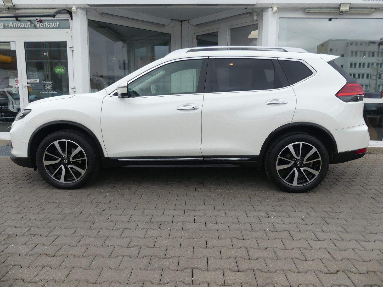 NISSAN X-Trail Tekna 4×4 Pano 360° AHK LED Leder Navi