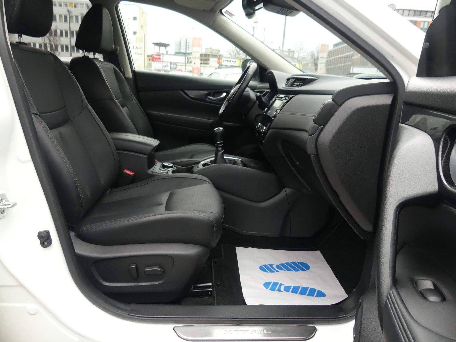 NISSAN X-Trail Tekna 4×4 Pano 360° AHK LED Leder Navi