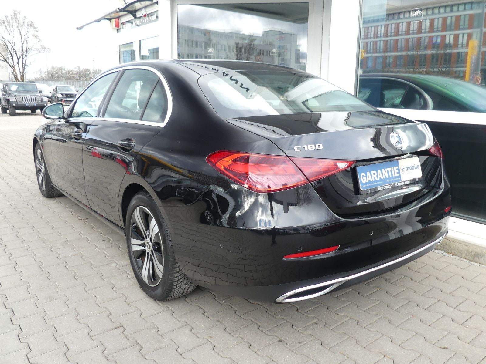 MERCEDES-BENZ C180 Lim. Avantgarde Aut. LED Navi Camera