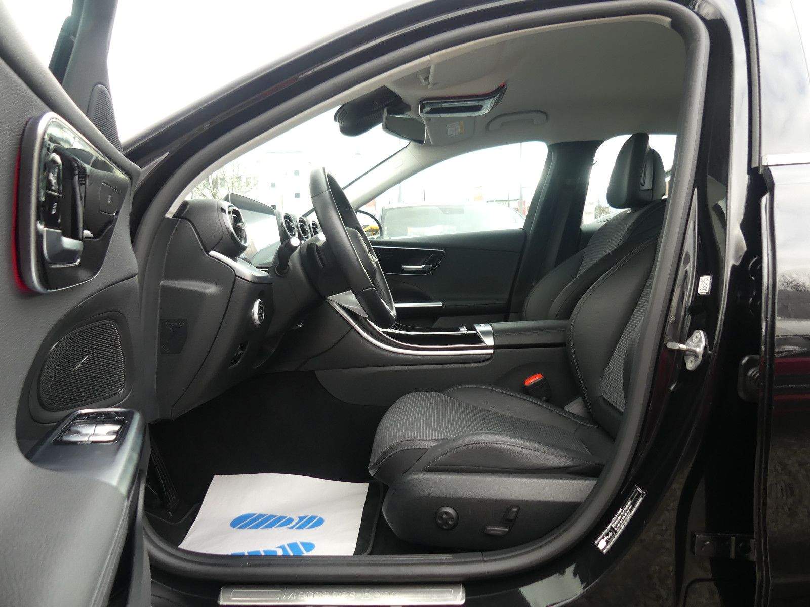 MERCEDES-BENZ C180 Lim. Avantgarde Aut. LED Navi Camera