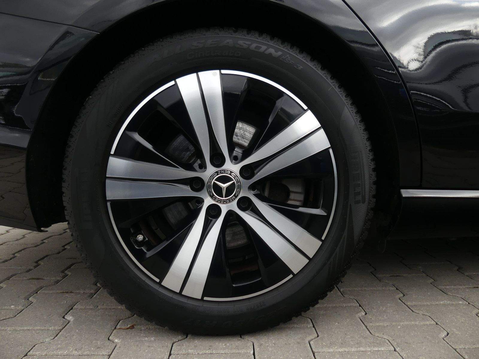 MERCEDES-BENZ C180 Lim. Avantgarde Aut. LED Navi Camera