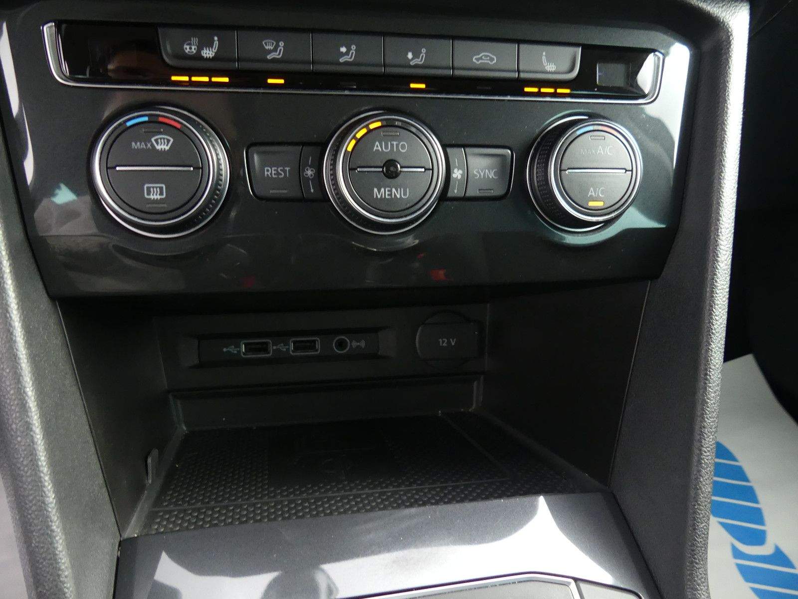 VW Tiguan R-Line 4Motion Aut. LED+ ACC AHK Kamera