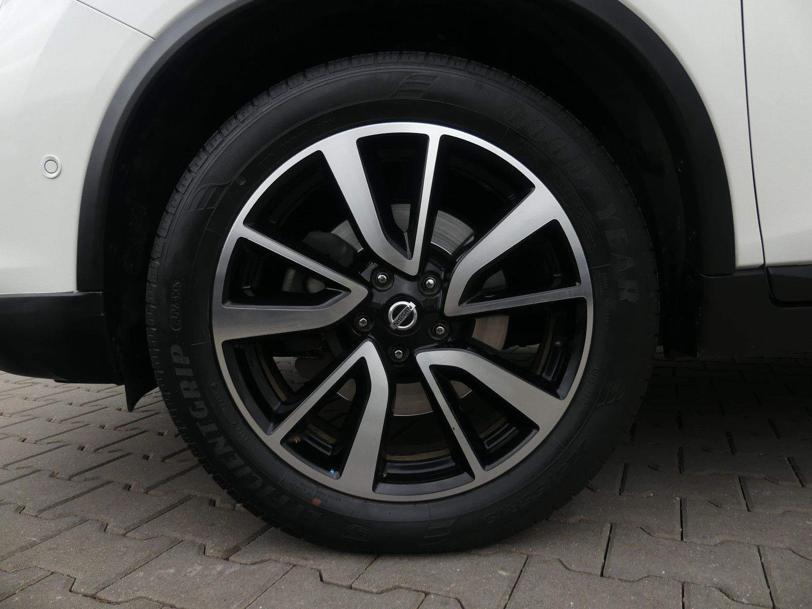 NISSAN X-Trail Tekna 4×4 Pano 360° AHK LED Leder Navi