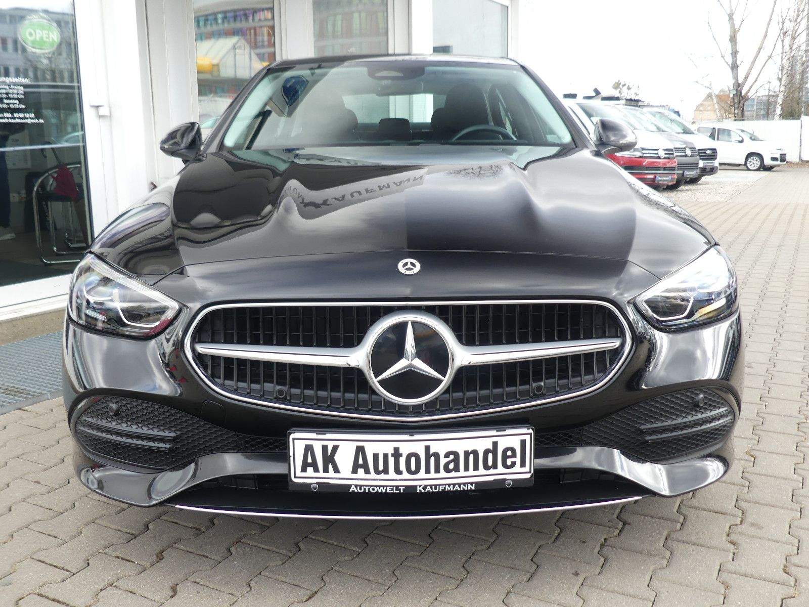 MERCEDES-BENZ C180 Lim. Avantgarde Aut. LED Navi Camera