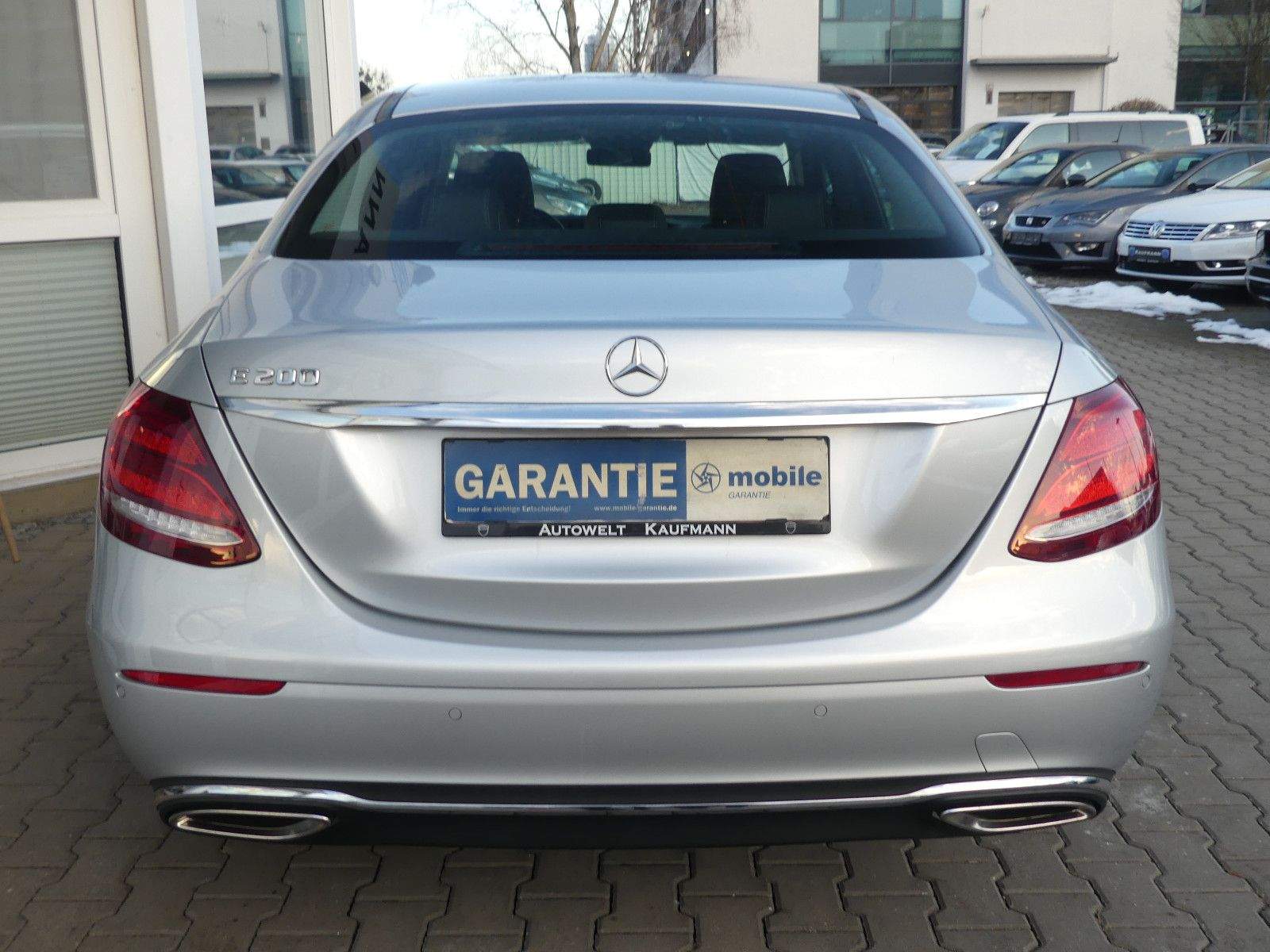 MERCEDES-BENZ E200 Lim. Aut. Avantgarde LED Leder Memory Totw.