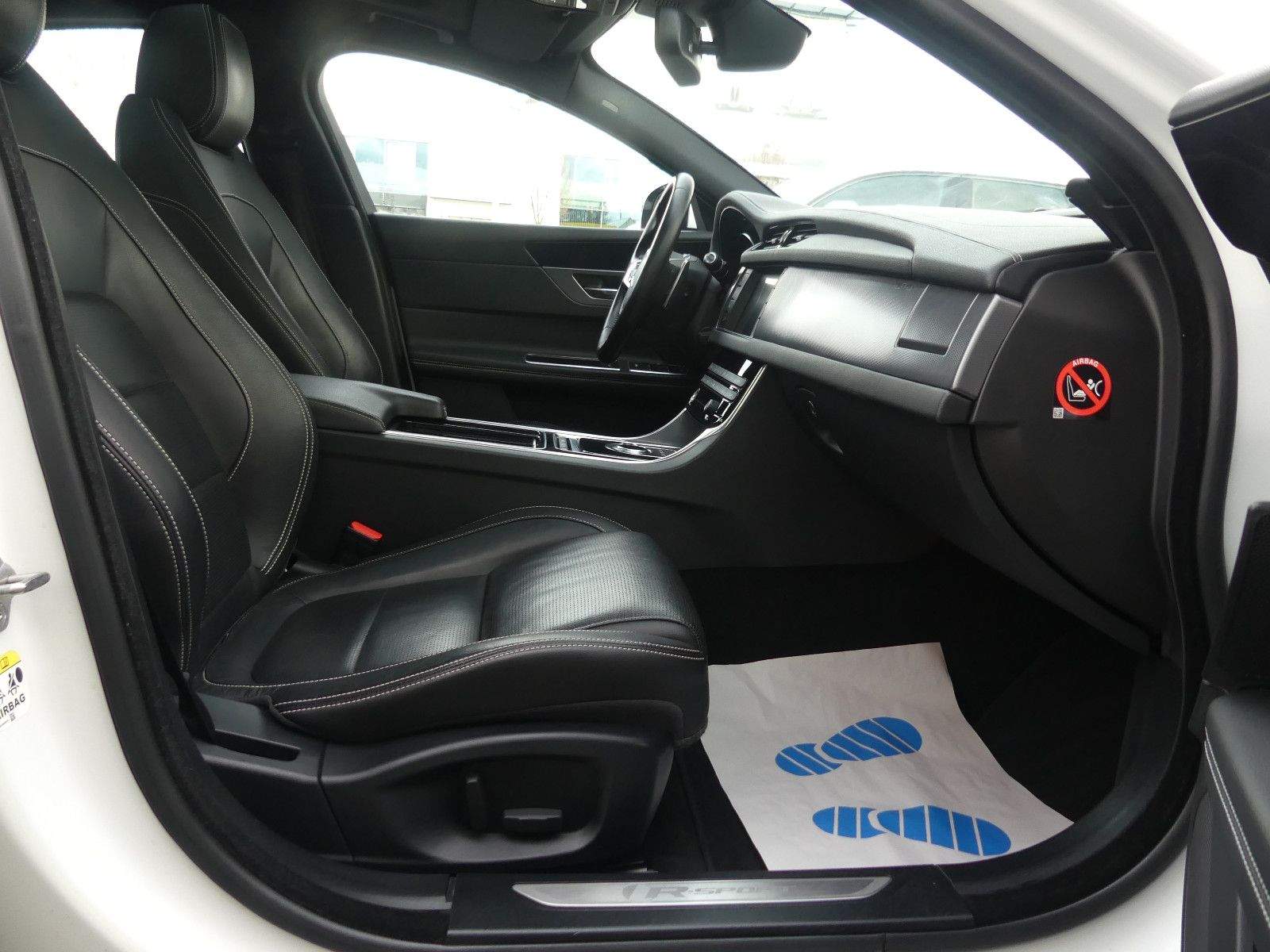 JAGUAR XF Ingenium Edition R-Sport Aut. Leder Navi Kam.