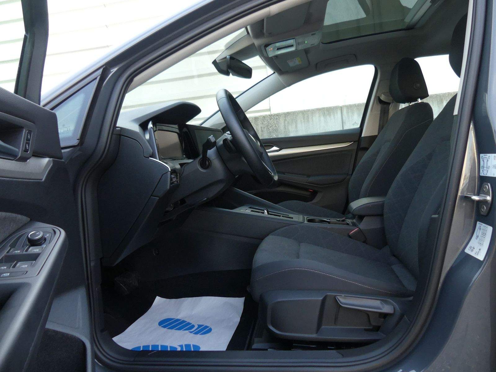 VW Golf 8 Life 1.5 eTSI Standheiz. Panorama Head-Up