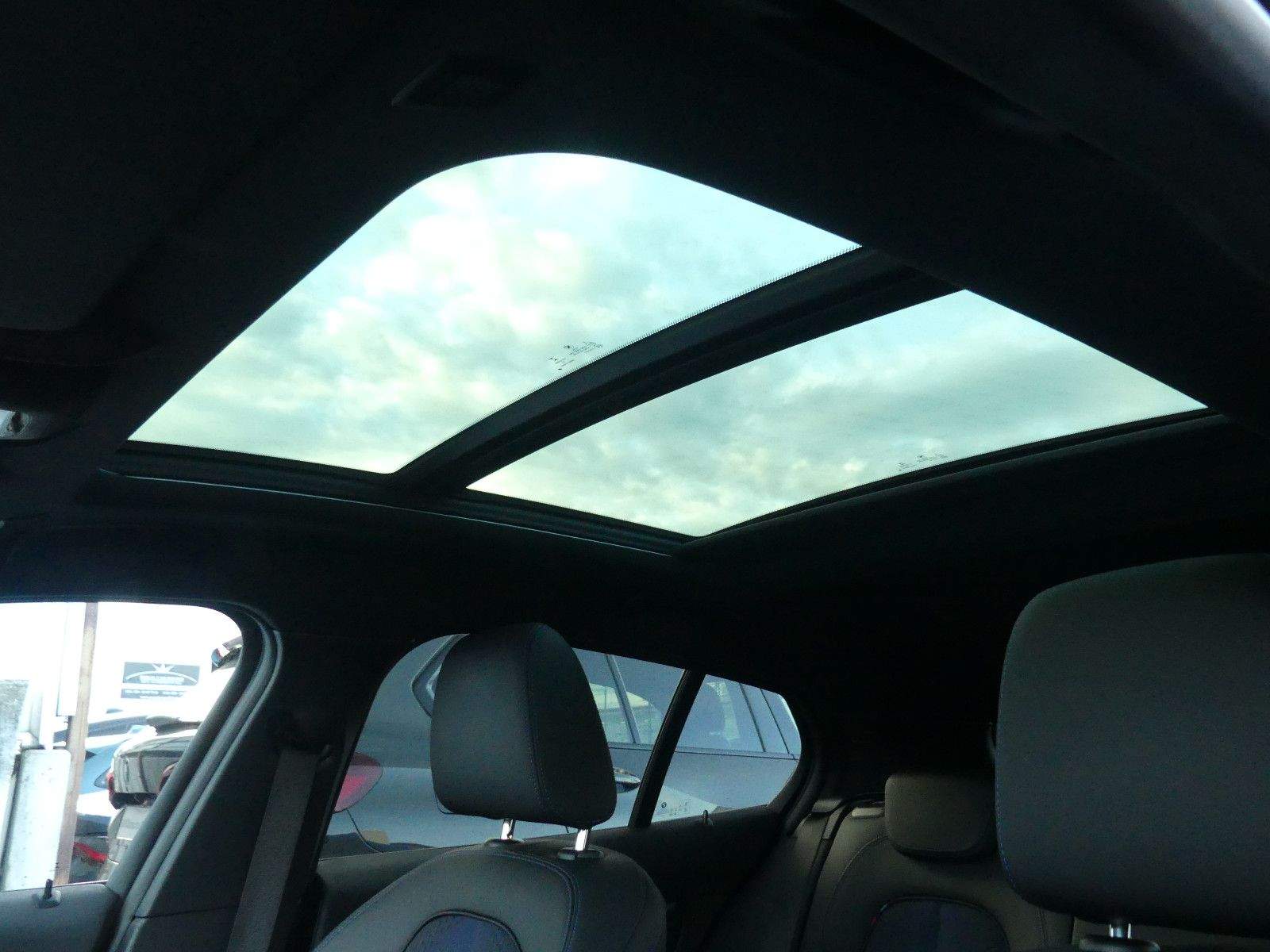 BMW 120d Aut. M Sport Panorama LED Navi CarPlay