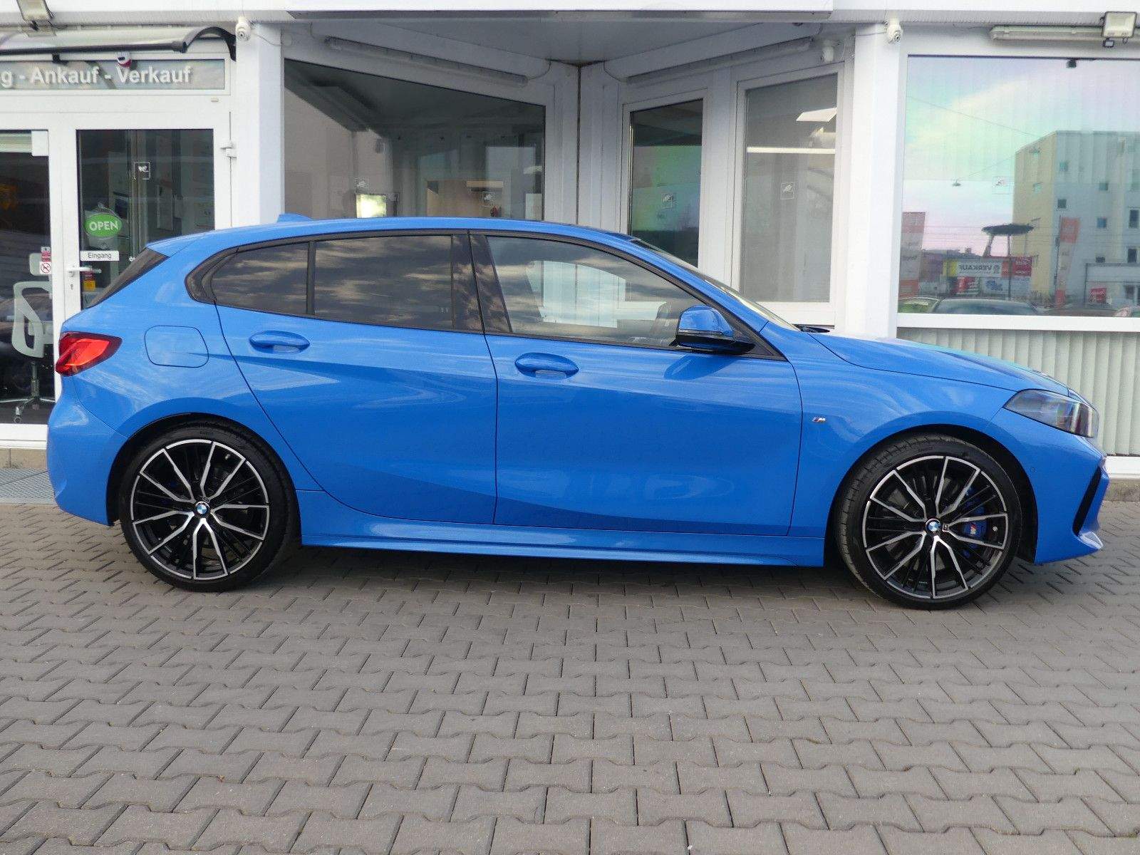 BMW 120d Aut. M Sport Panorama LED Navi CarPlay