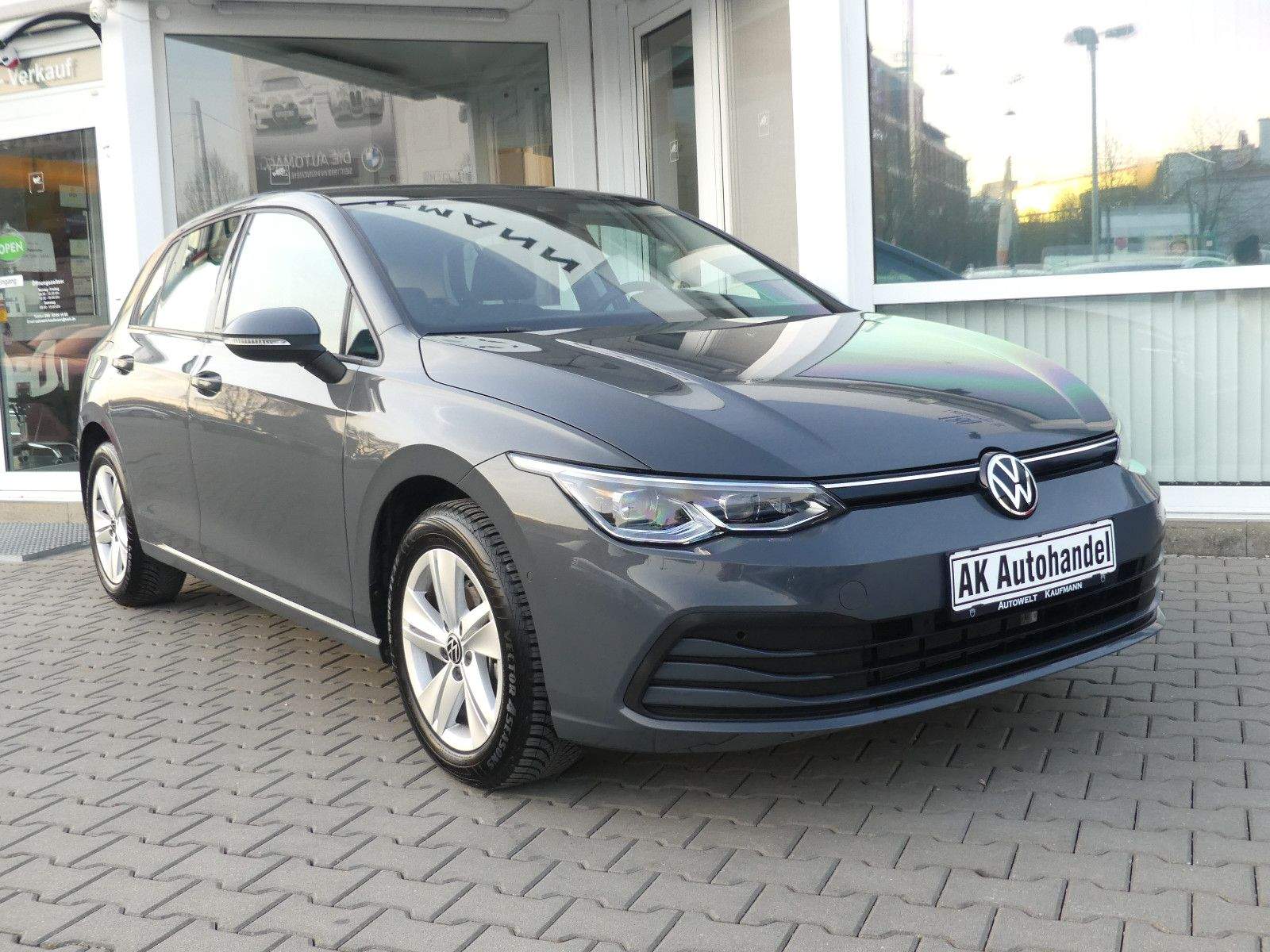 VW Golf 8 Life 1.5 eTSI Standheiz. Panorama Head-Up