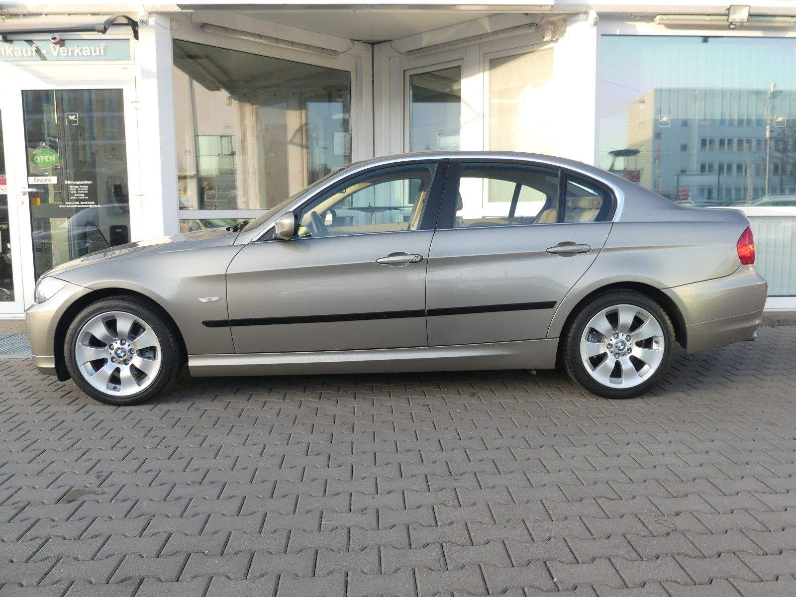 BMW 320i Limousine Xenon PDC Sitzheizung Elektr.Sitz