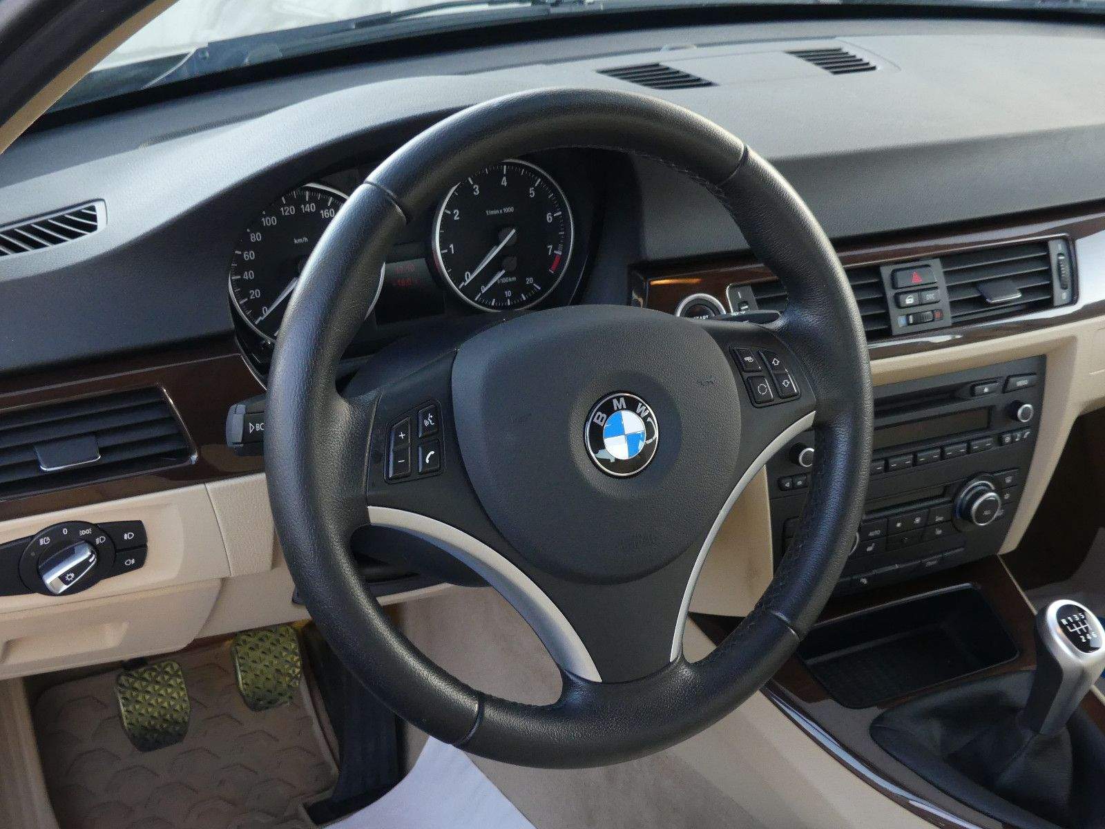 BMW 320i Limousine Xenon PDC Sitzheizung Elektr.Sitz