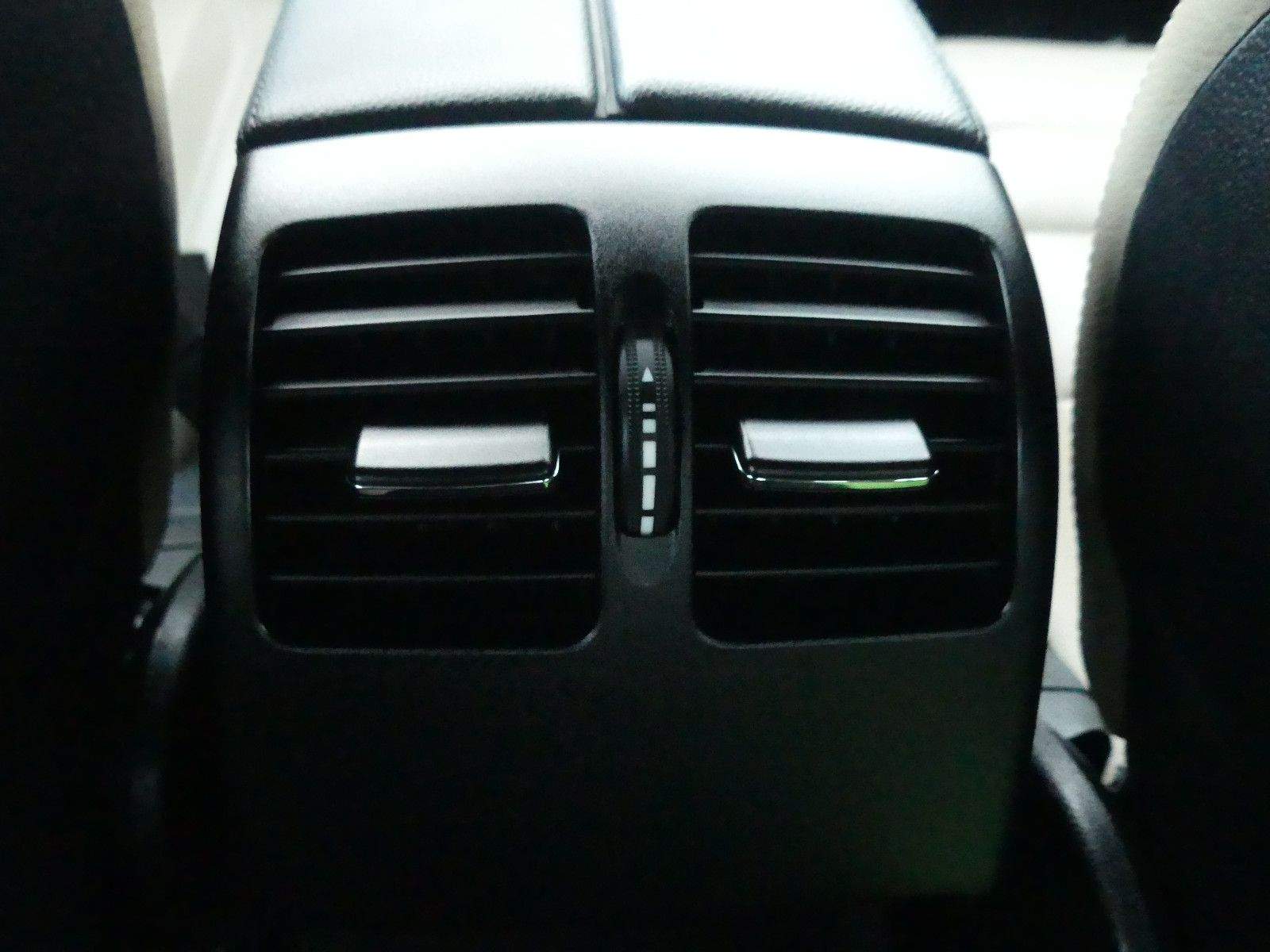 MERCEDES-BENZ E250 Coupé CGI Avantgarde 1.Hand Navi PDC Tempo