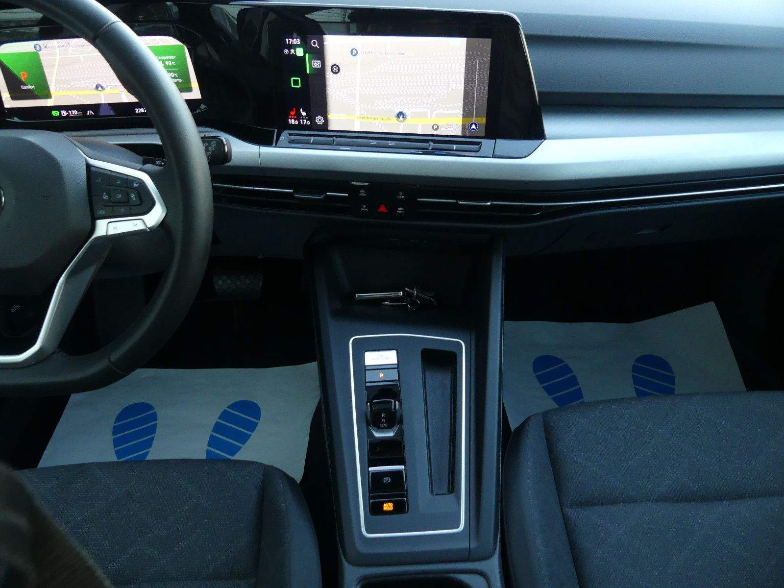 VW Golf 8 Life 1.5 eTSI Standheiz. Panorama Head-Up