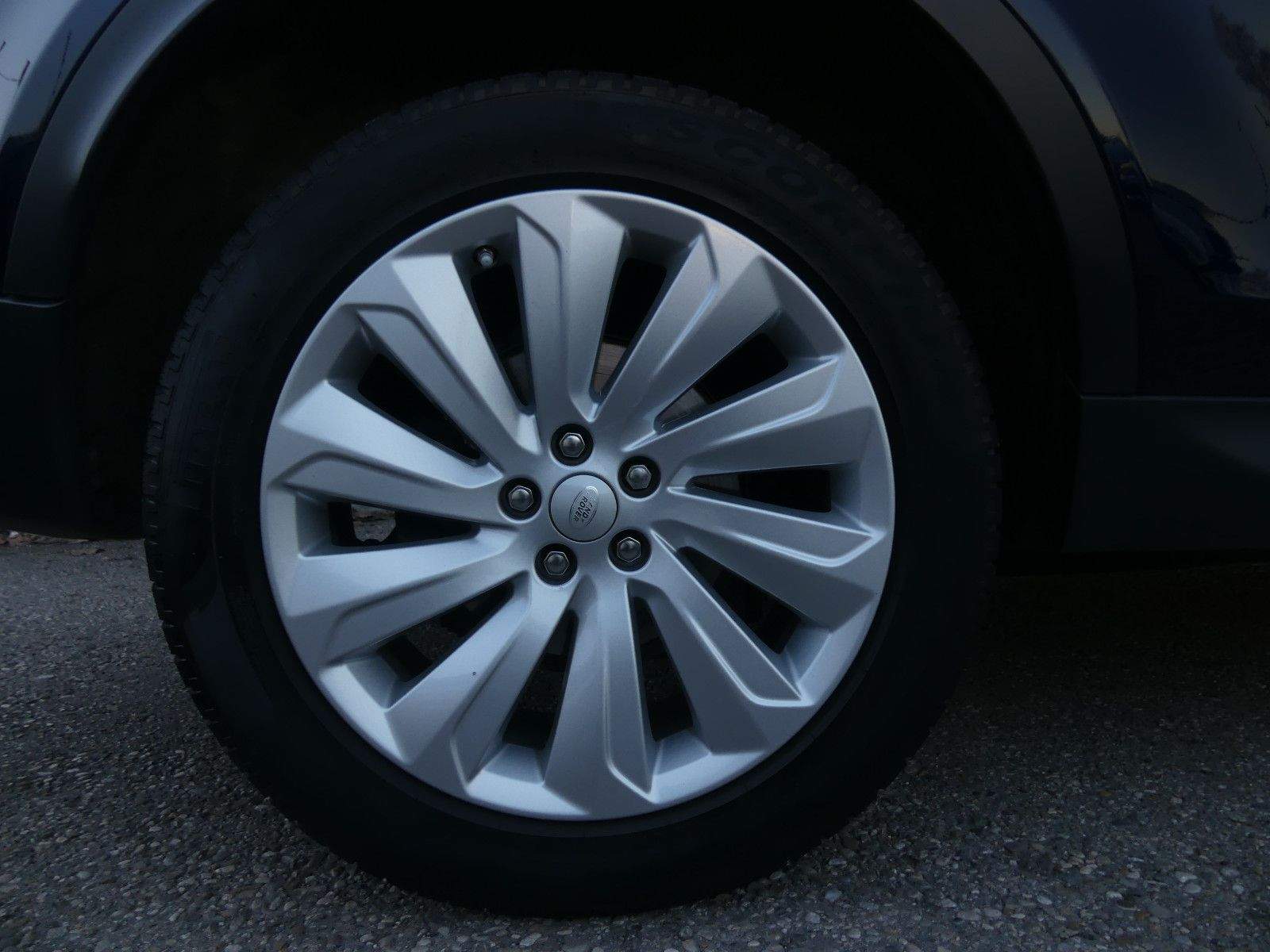 LAND ROVER Discovery Sport SE AWD LED Kamera Leder Meridian