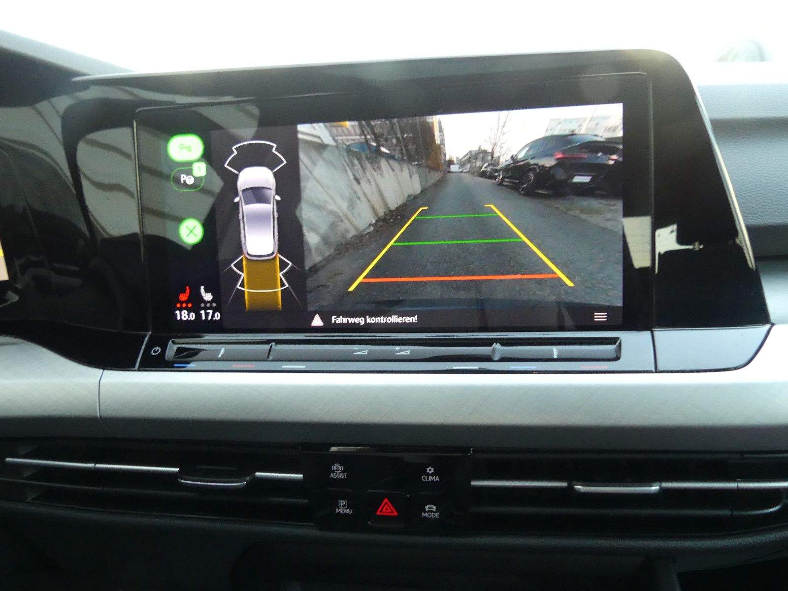 VW Golf 8 Life 1.5 eTSI Standheiz. Panorama Head-Up