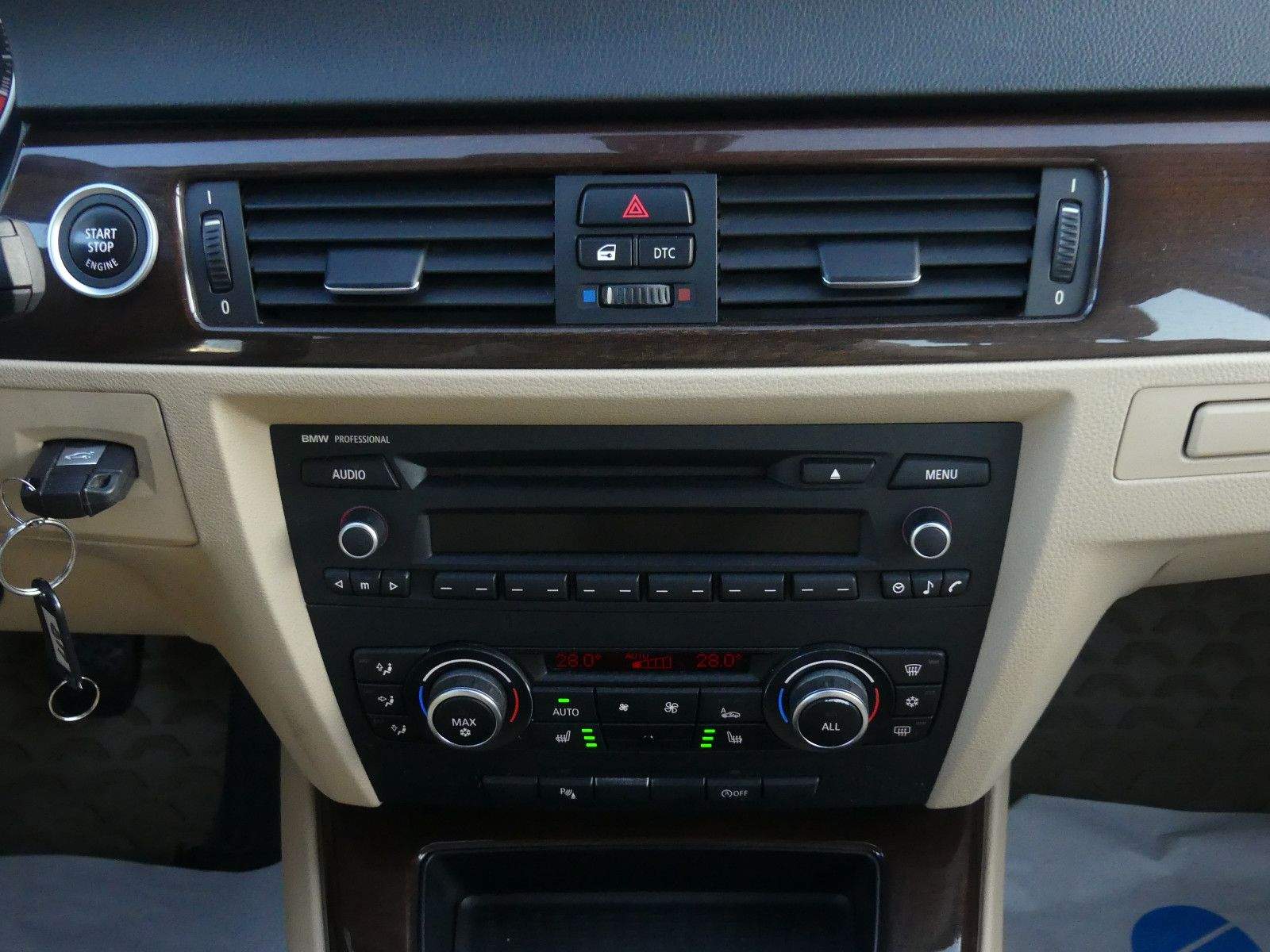 BMW 320i Limousine Xenon PDC Sitzheizung Elektr.Sitz