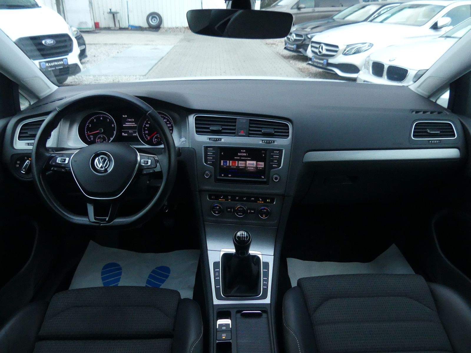 VW Golf 7 Lim. Comfortline Bi-Xenon BMT PDC Navi
