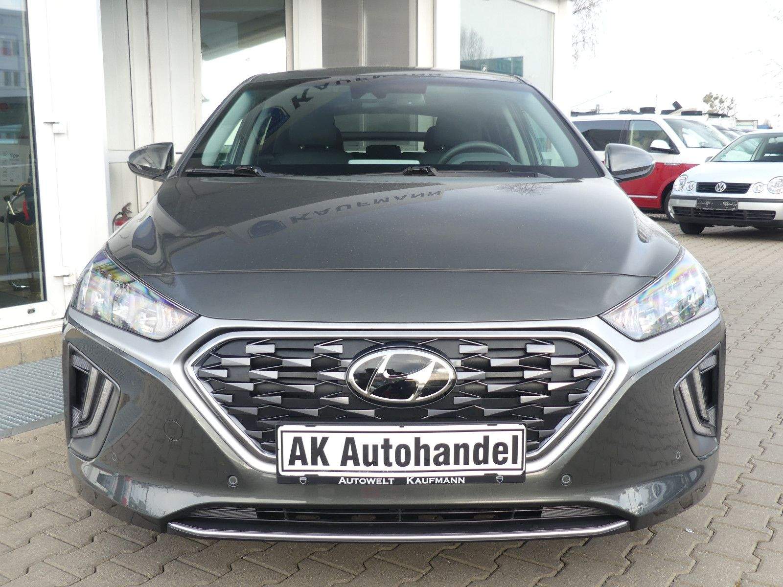HYUNDAI IONIQ Prime ACC LED Cam. Leder Navi CarPlay DAB