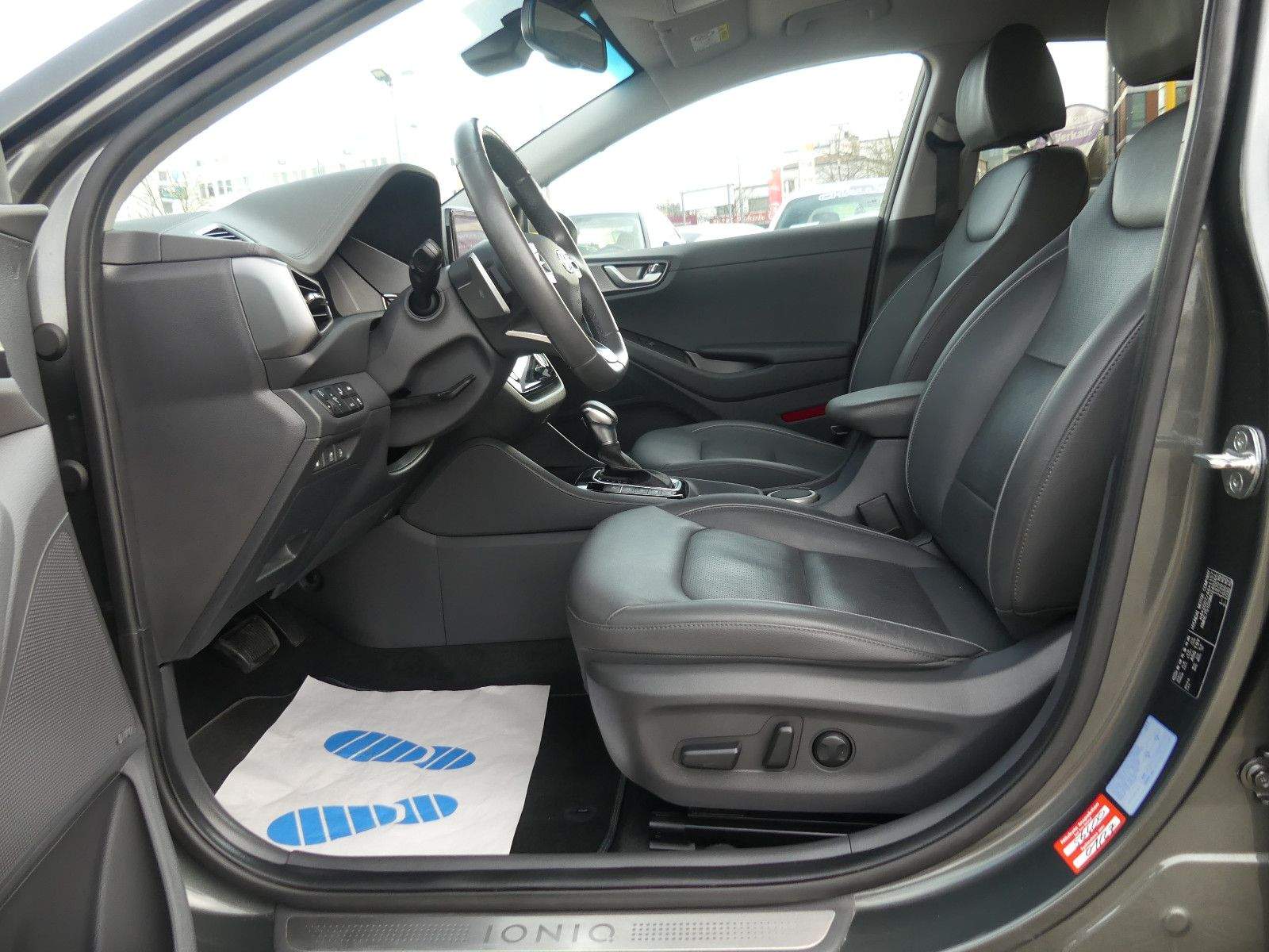 HYUNDAI IONIQ Prime ACC LED Cam. Leder Navi CarPlay DAB