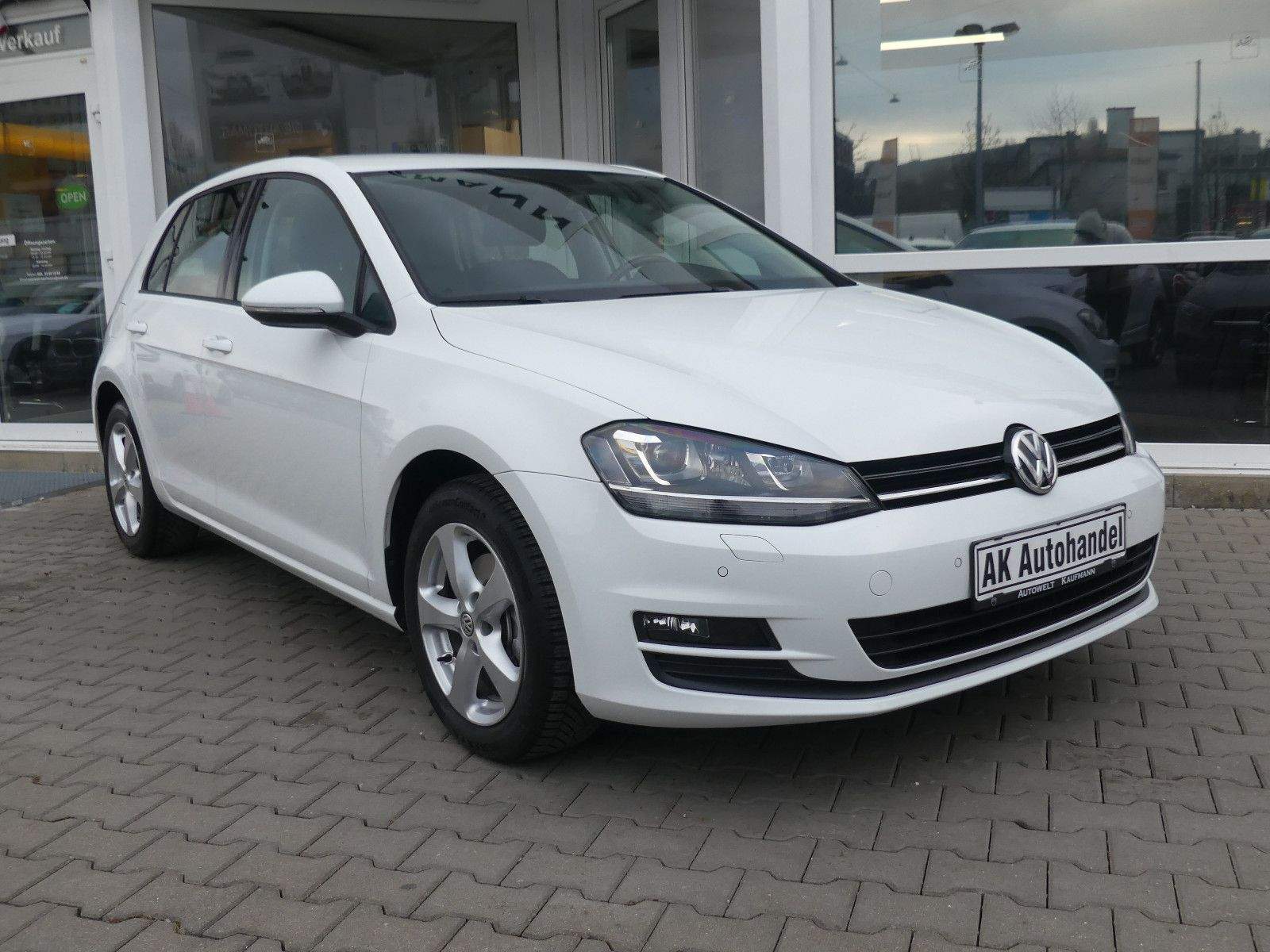VW Golf 7 Lim. Comfortline Bi-Xenon BMT PDC Navi