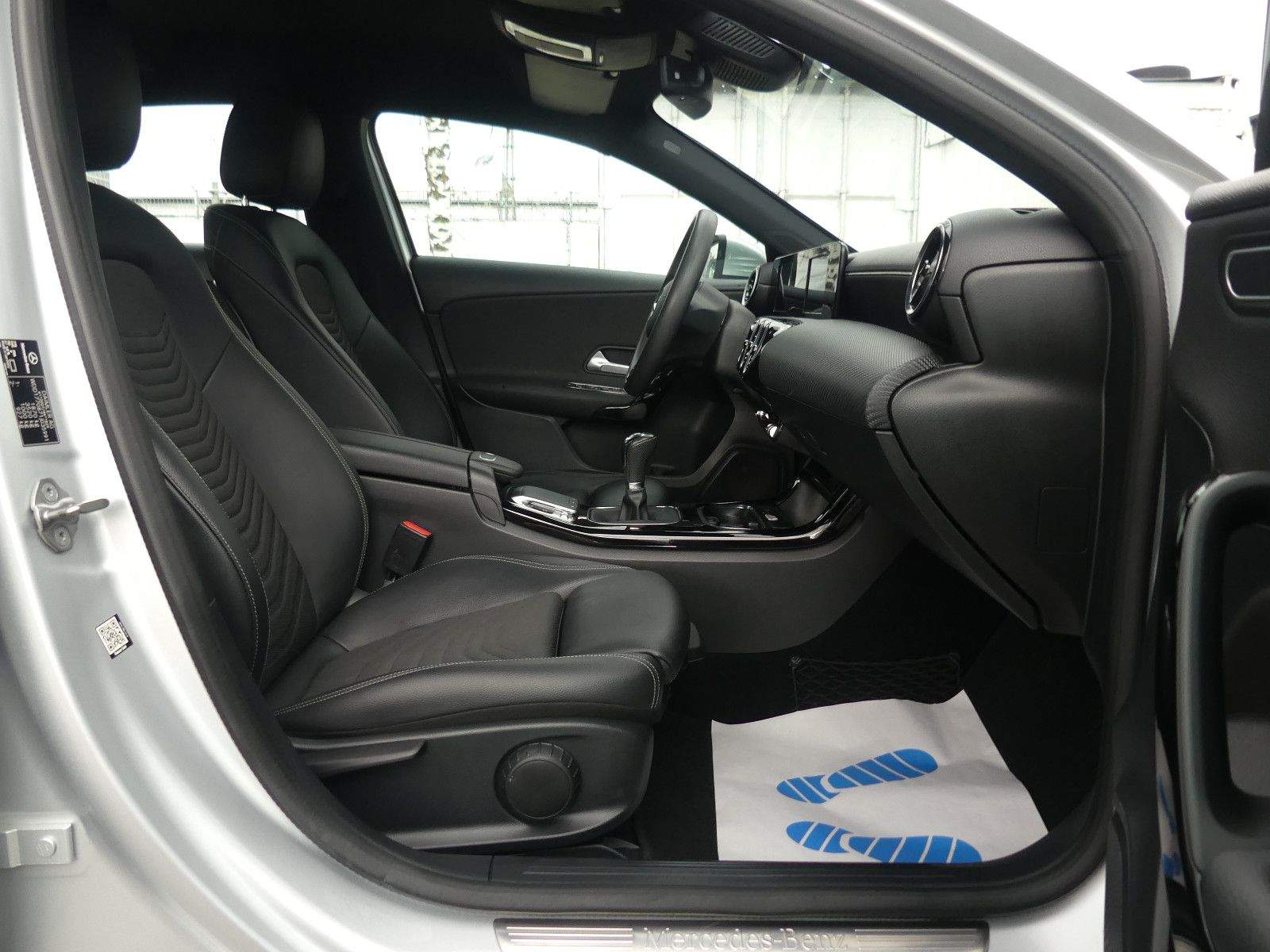 MERCEDES-BENZ A 200 Business MBUX Kamera Navi CarPlay Android