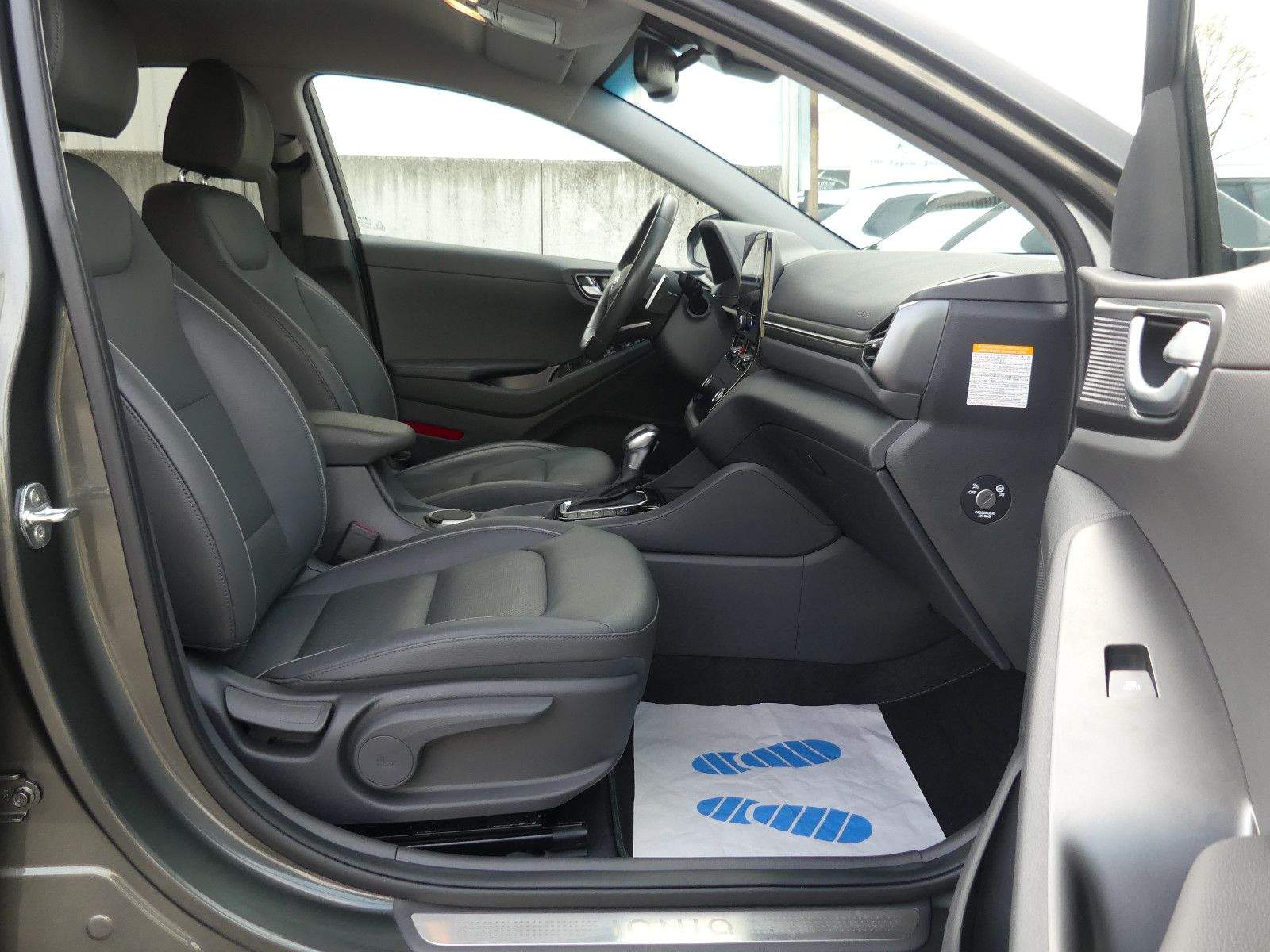 HYUNDAI IONIQ Prime ACC LED Cam. Leder Navi CarPlay DAB