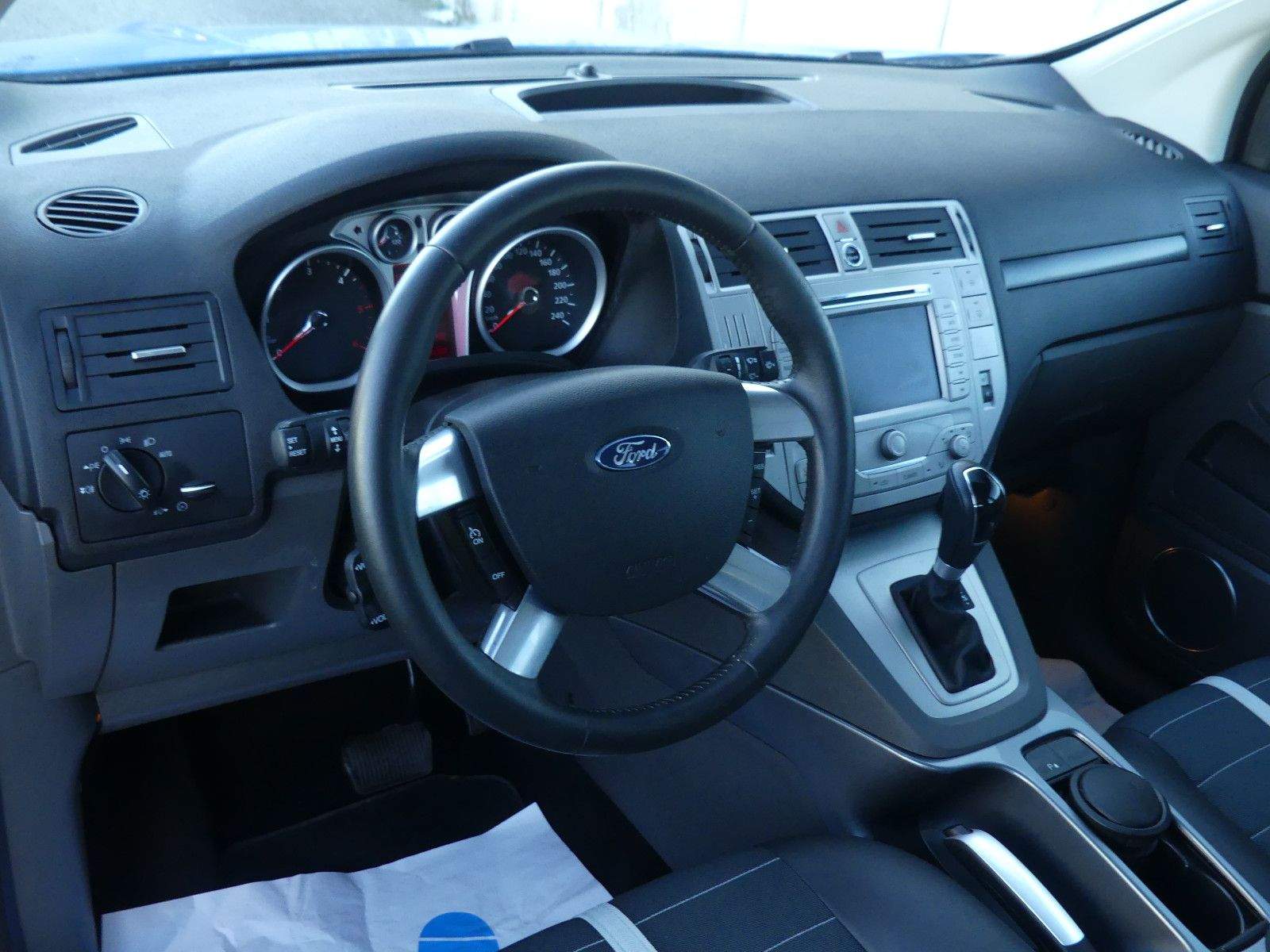 FORD Kuga Titanium Bluethooth Panorama Aut.