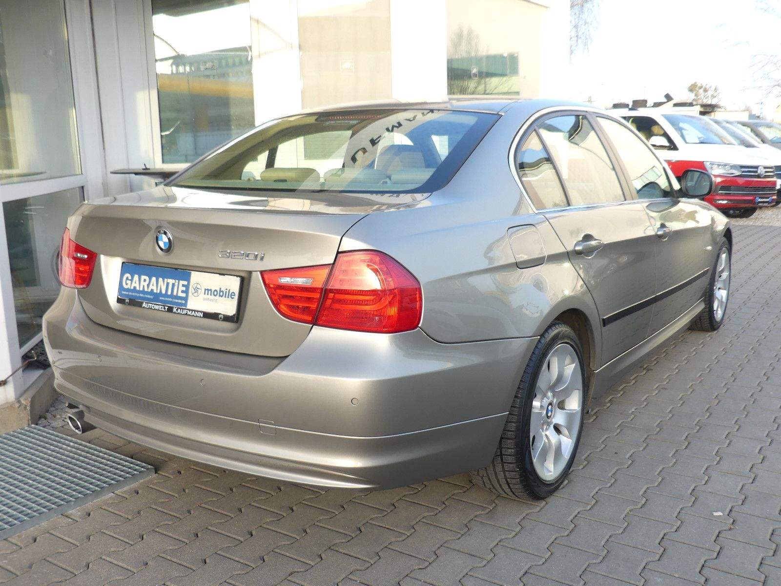 BMW 320i Limousine Xenon PDC Sitzheizung Elektr.Sitz