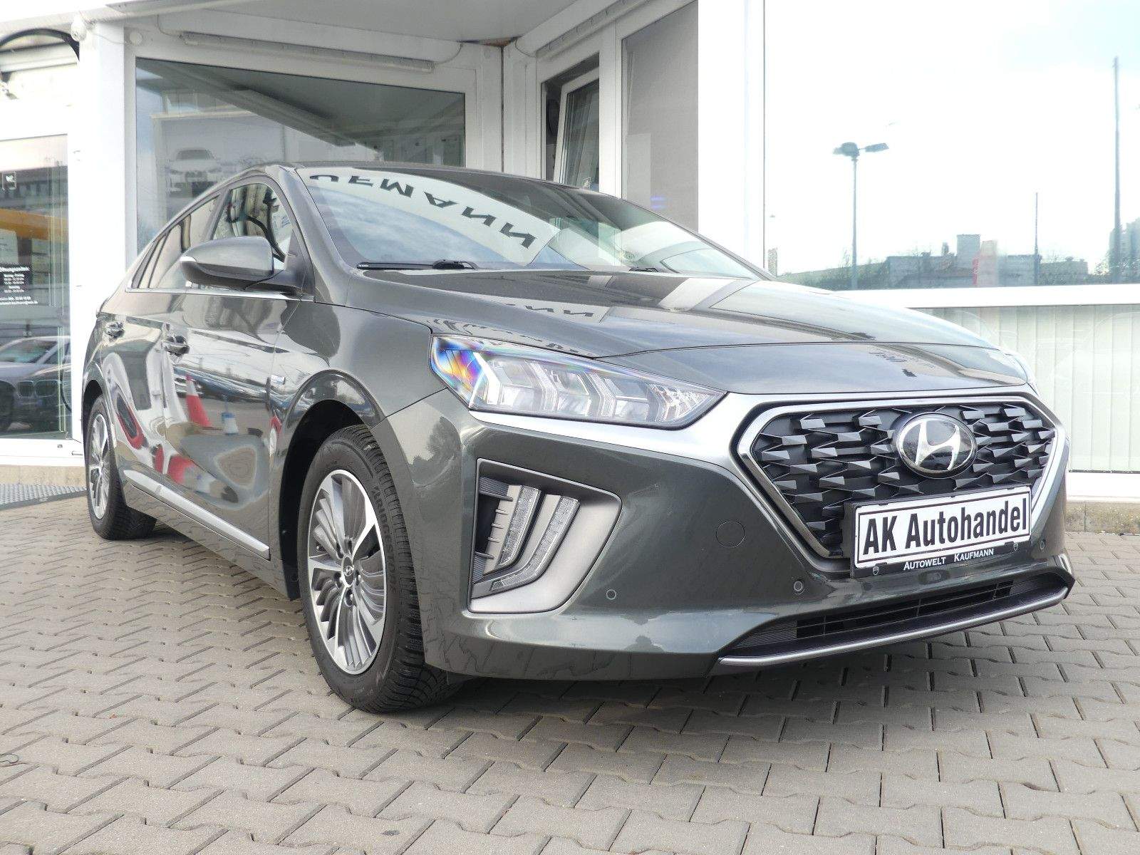 HYUNDAI IONIQ Prime ACC LED Cam. Leder Navi CarPlay DAB