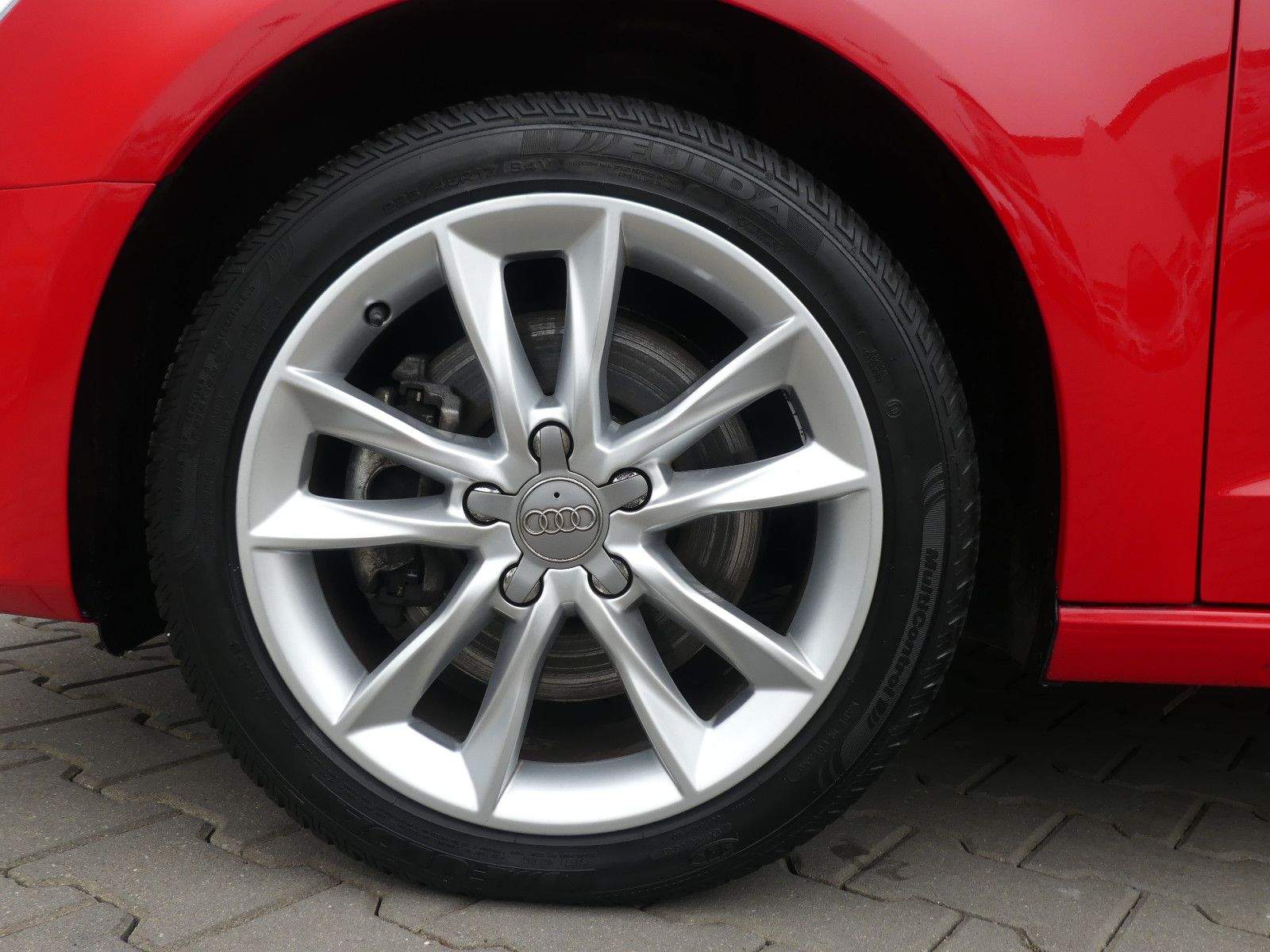 AUDI A3 Sportback Aut. Ambiente Bi-Xenon Tempomat PDC