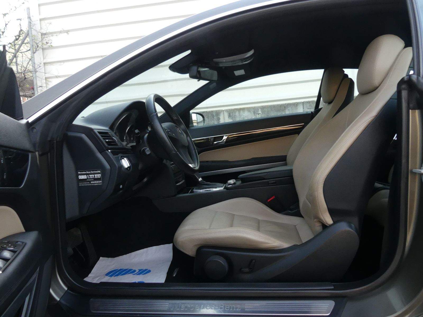 MERCEDES-BENZ E250 Coupé CGI Avantgarde 1.Hand Navi PDC Tempo