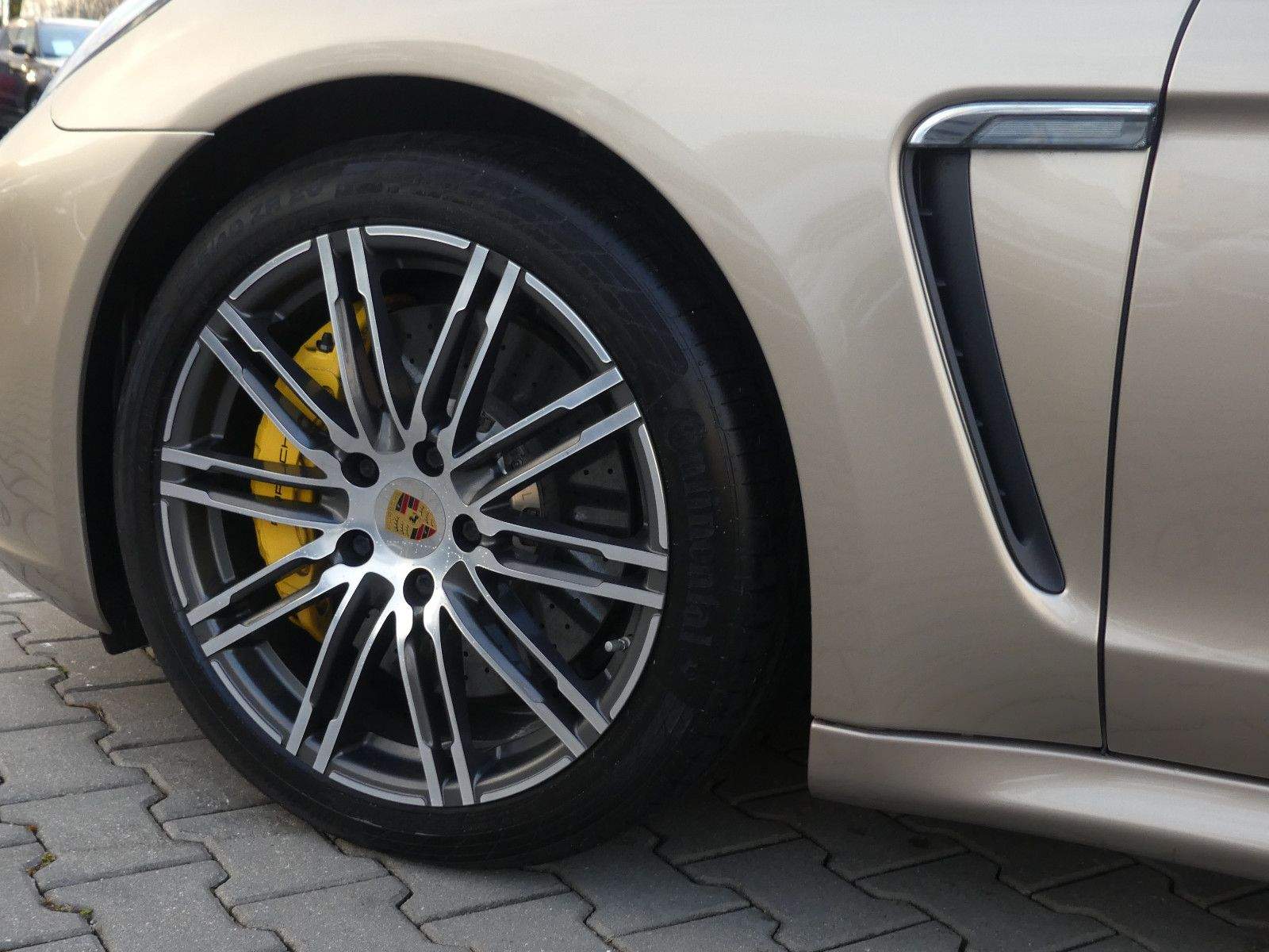 PORSCHE Panamera Diesel Keramik Burmester Fond-DVD 360°C