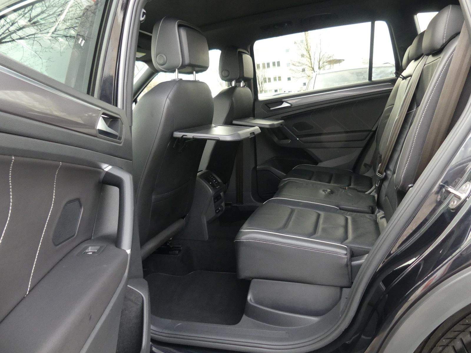 VW Allspace R-Line 4Motion Pano Leder LED ACC AHK