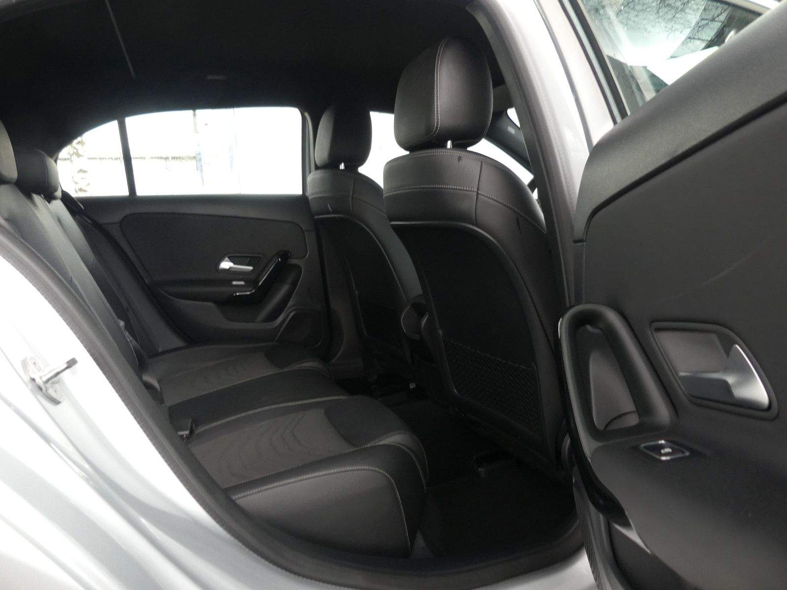 MERCEDES-BENZ A 200 Business MBUX Kamera Navi CarPlay Android