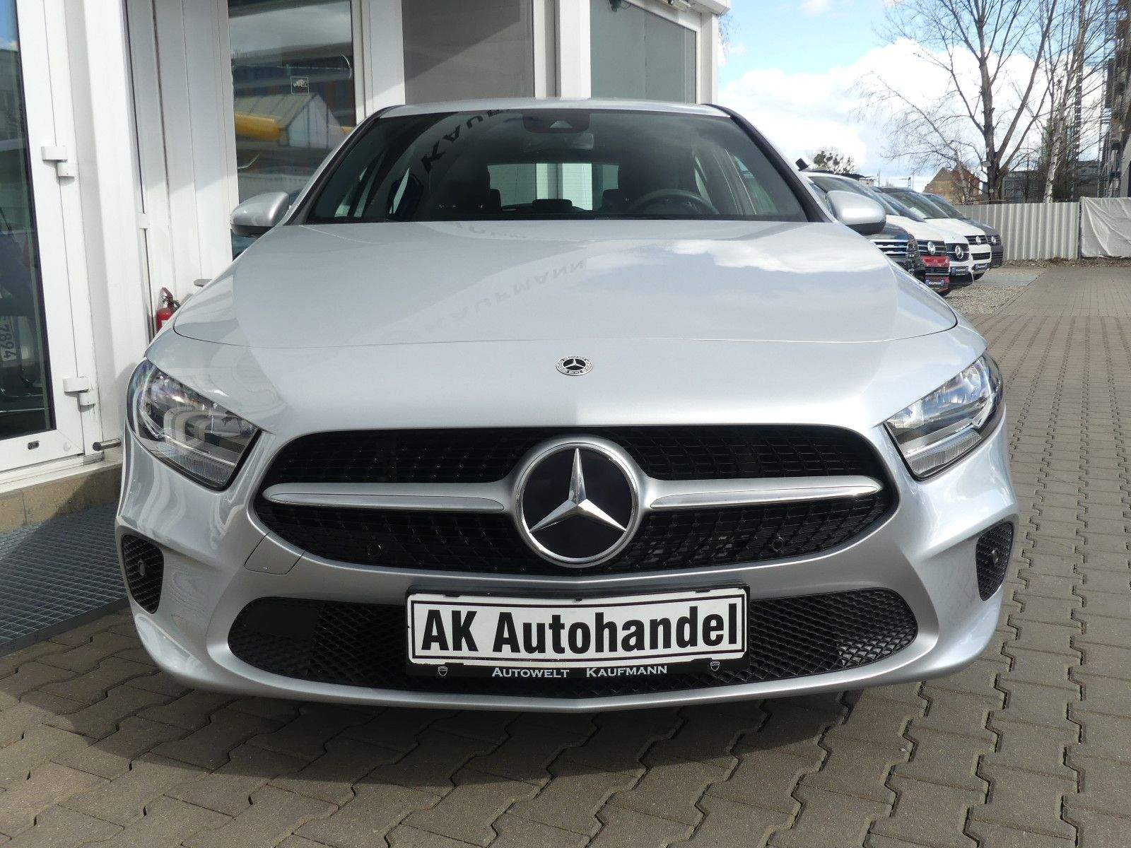 MERCEDES-BENZ A 200 Business MBUX Kamera Navi CarPlay Android