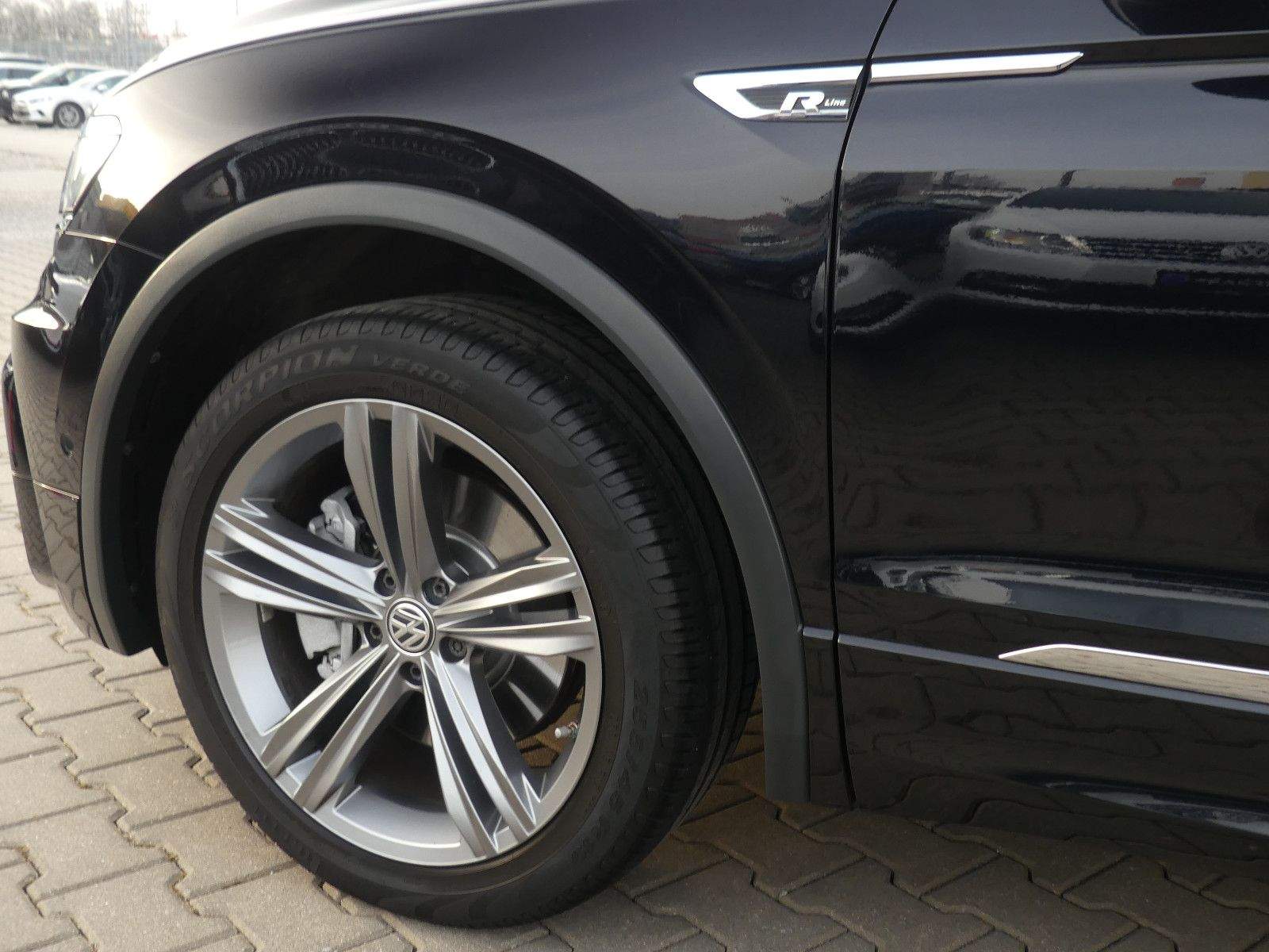 VW Allspace R-Line 4Motion Pano Leder LED ACC AHK