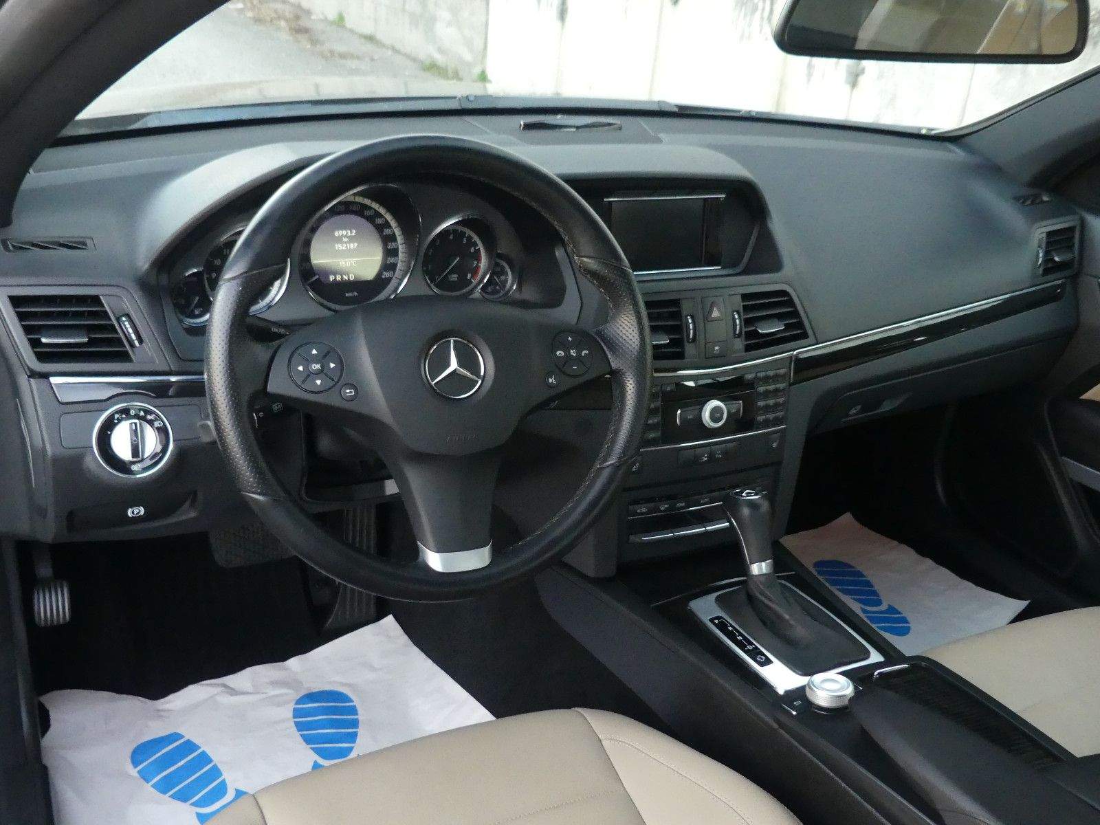 MERCEDES-BENZ E250 Coupé CGI Avantgarde 1.Hand Navi PDC Tempo