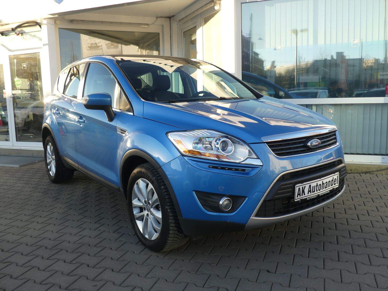 FORD Kuga Titanium Bluethooth Panorama Aut.