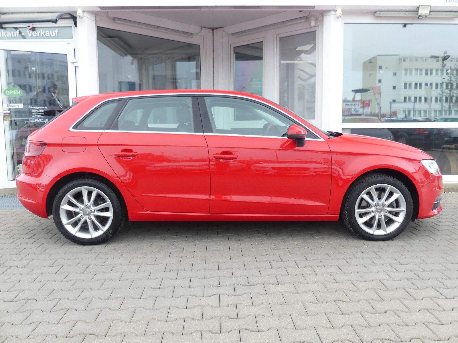 AUDI A3 Sportback Aut. Ambiente Bi-Xenon Tempomat PDC