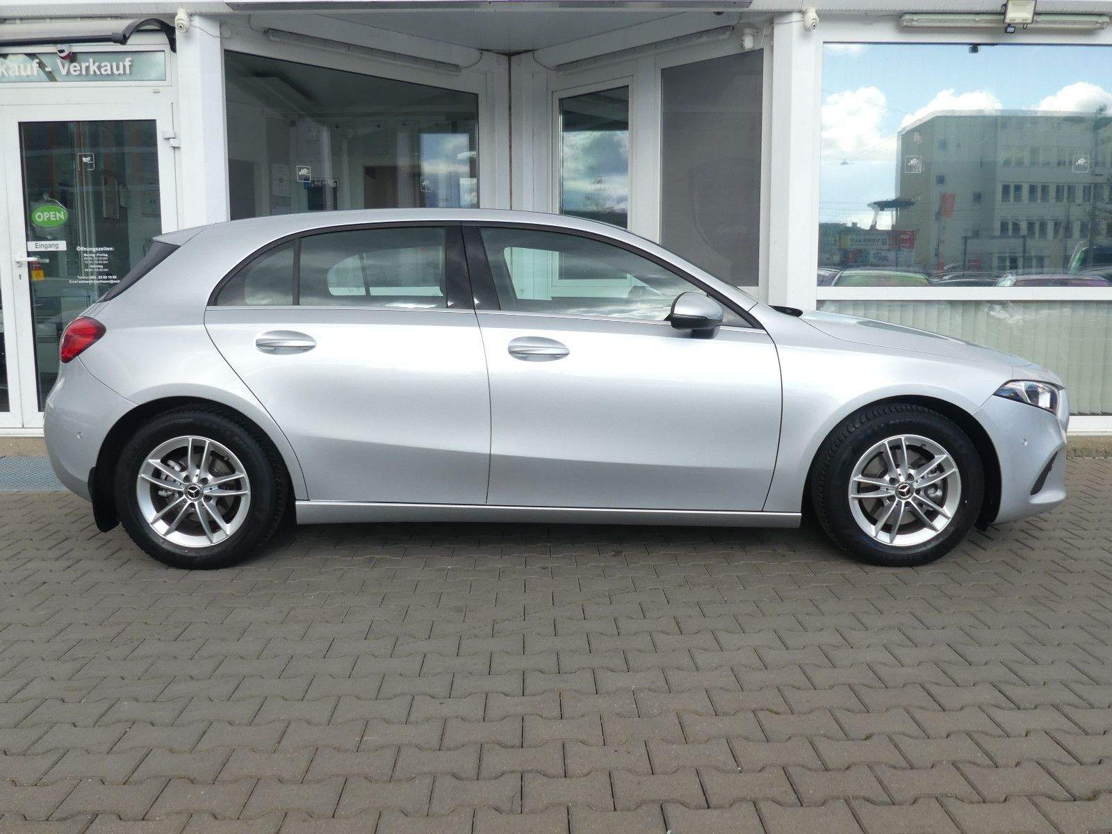 MERCEDES-BENZ A 200 Business MBUX Kamera Navi CarPlay Android