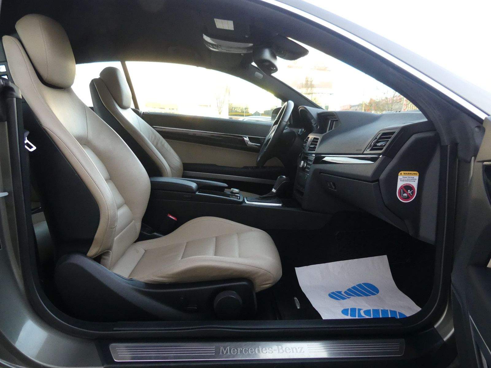 MERCEDES-BENZ E250 Coupé CGI Avantgarde 1.Hand Navi PDC Tempo