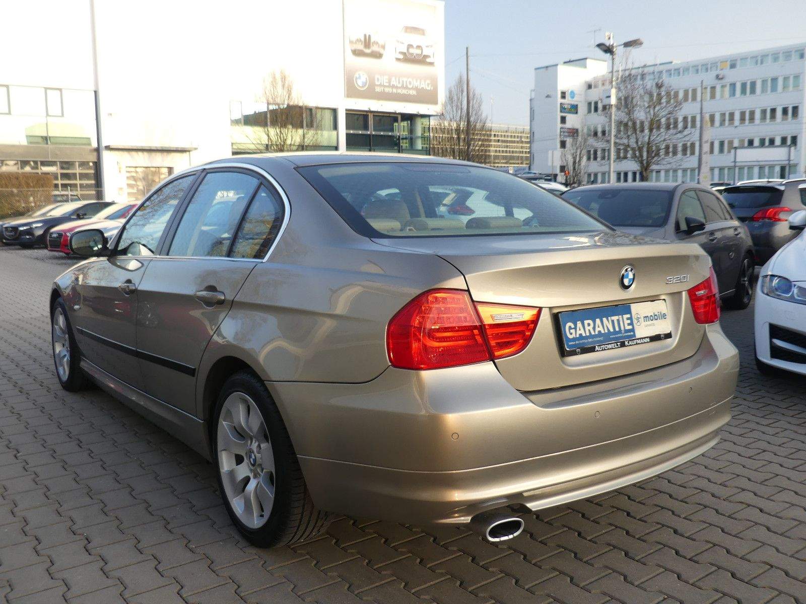 BMW 320i Limousine Xenon PDC Sitzheizung Elektr.Sitz