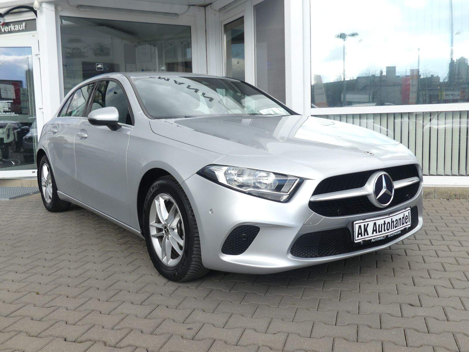 MERCEDES-BENZ A 200 Business MBUX Kamera Navi CarPlay Android