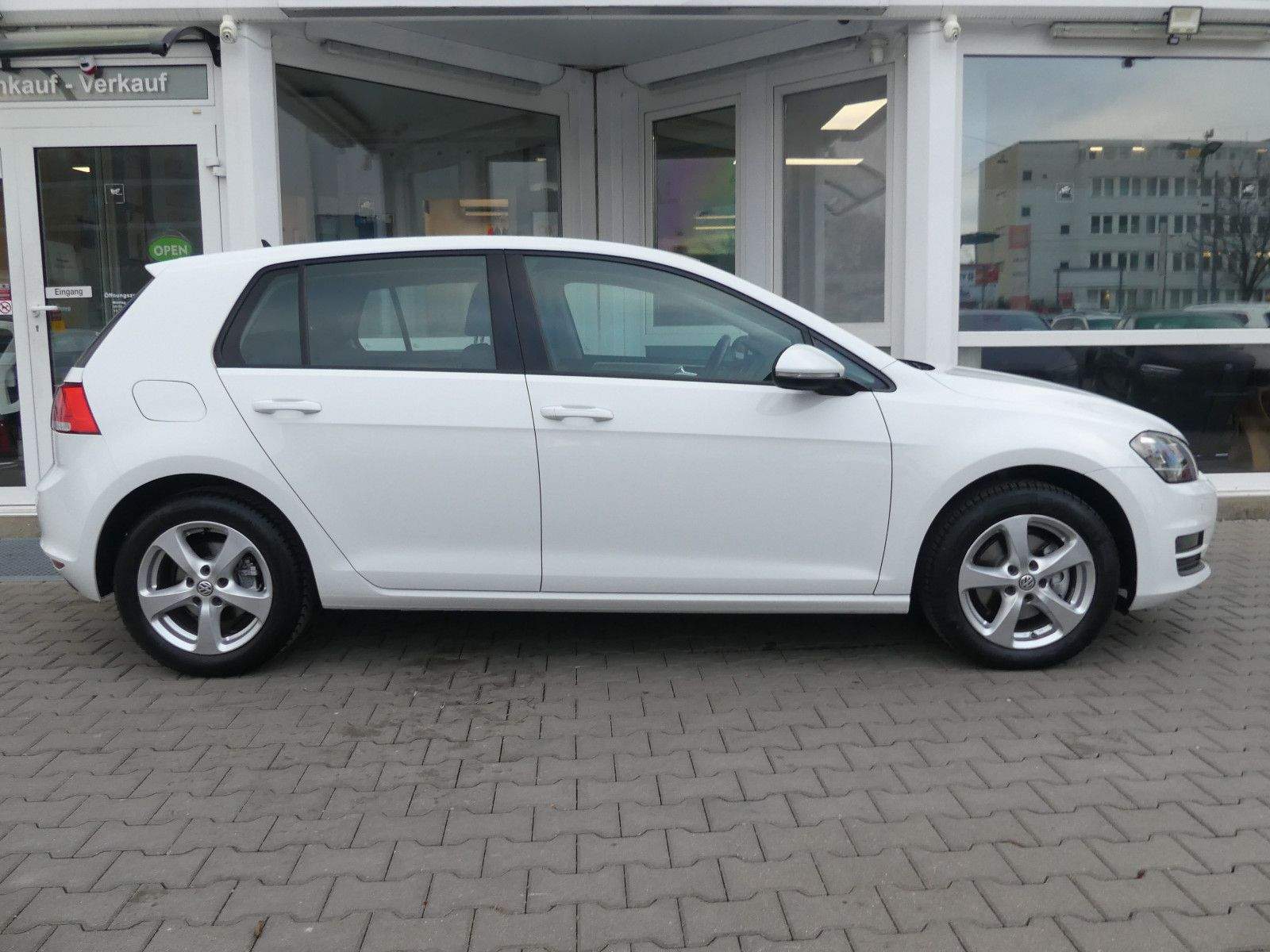VW Golf 7 Lim. Comfortline Bi-Xenon BMT PDC Navi