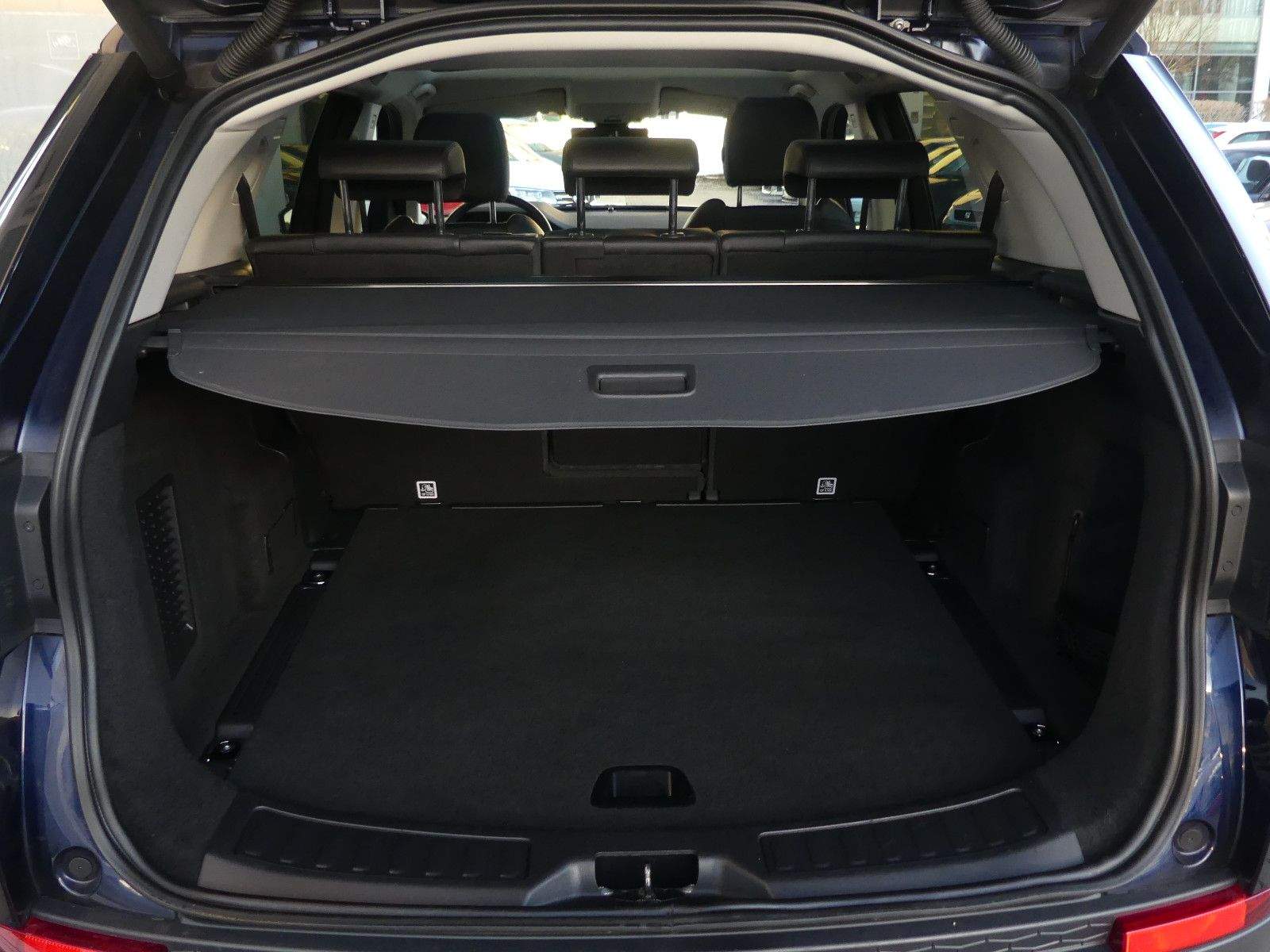 LAND ROVER Discovery Sport SE AWD LED Kamera Leder Meridian