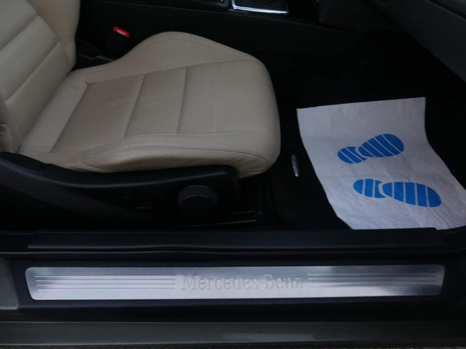 MERCEDES-BENZ E250 Coupé CGI Avantgarde 1.Hand Navi PDC Tempo