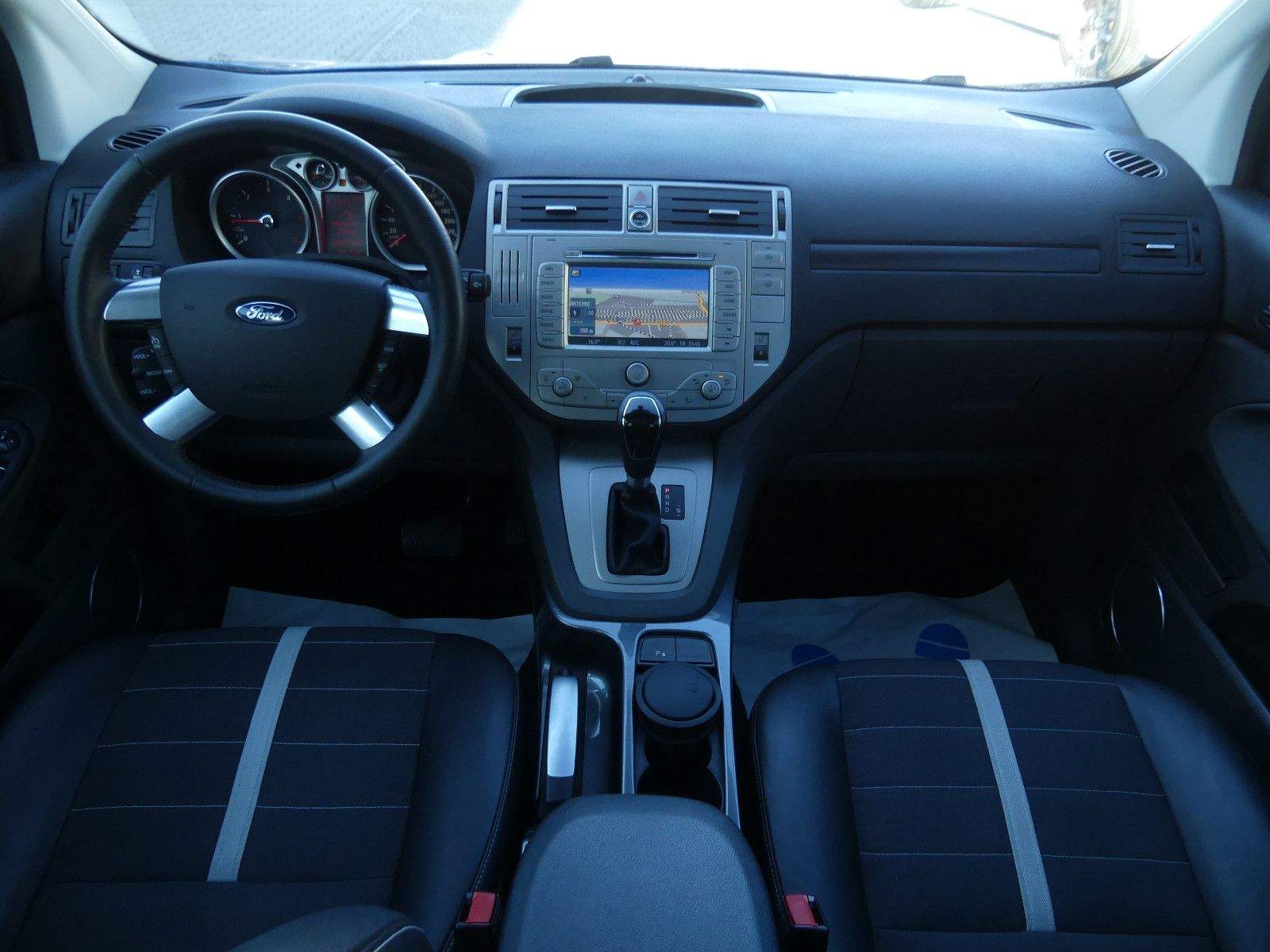FORD Kuga Titanium Bluethooth Panorama Aut.