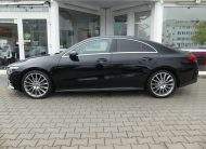 MERCEDES-BENZ CLA 200 AMG Line LED Kamera Alcantara CarPlay